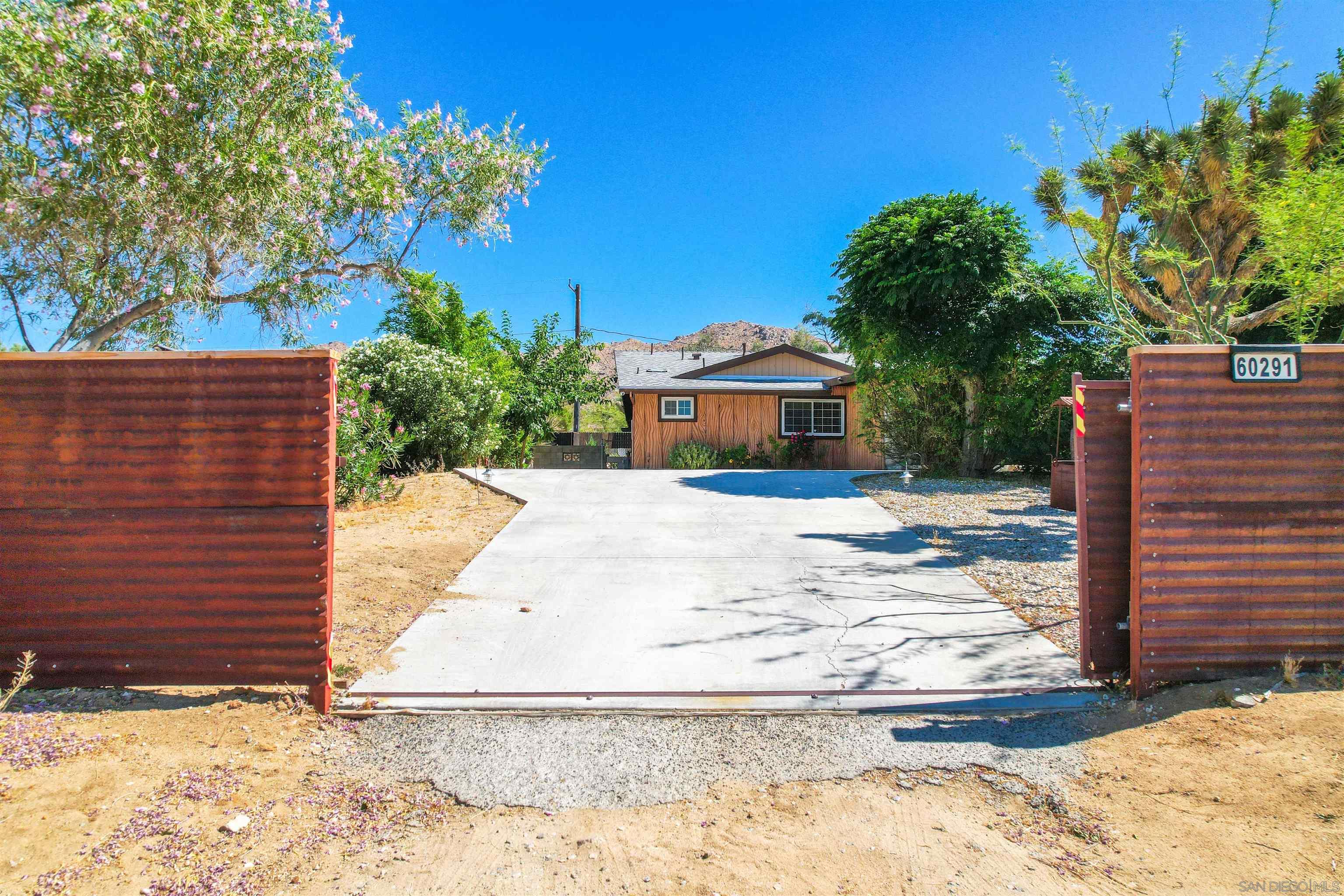 Detail Gallery Image 6 of 67 For 60291  La Mirada Trl, Joshua Tree,  CA 92252 - 4 Beds | 3 Baths