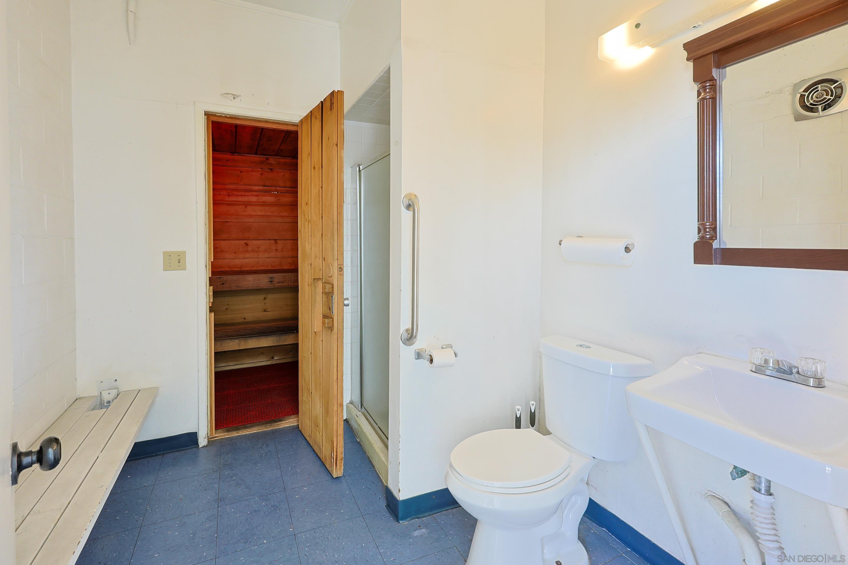 Detail Gallery Image 37 of 48 For 2nd Ave, San Diego,  CA 92101 - 2 Beds | 1 Baths