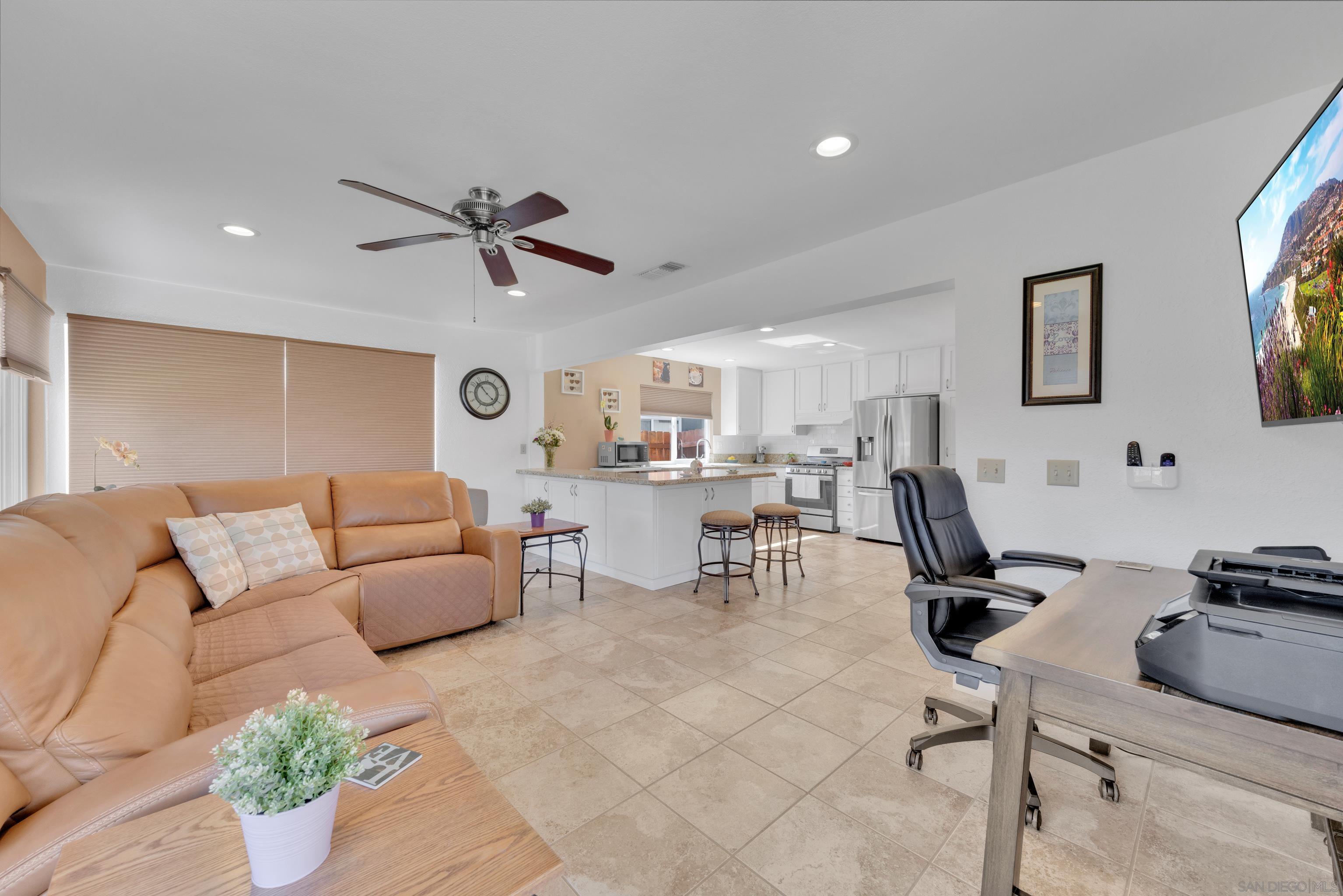 Detail Gallery Image 12 of 29 For 10851  Sandy Hook Rd, San Diego,  CA 92126 - 3 Beds | 2 Baths