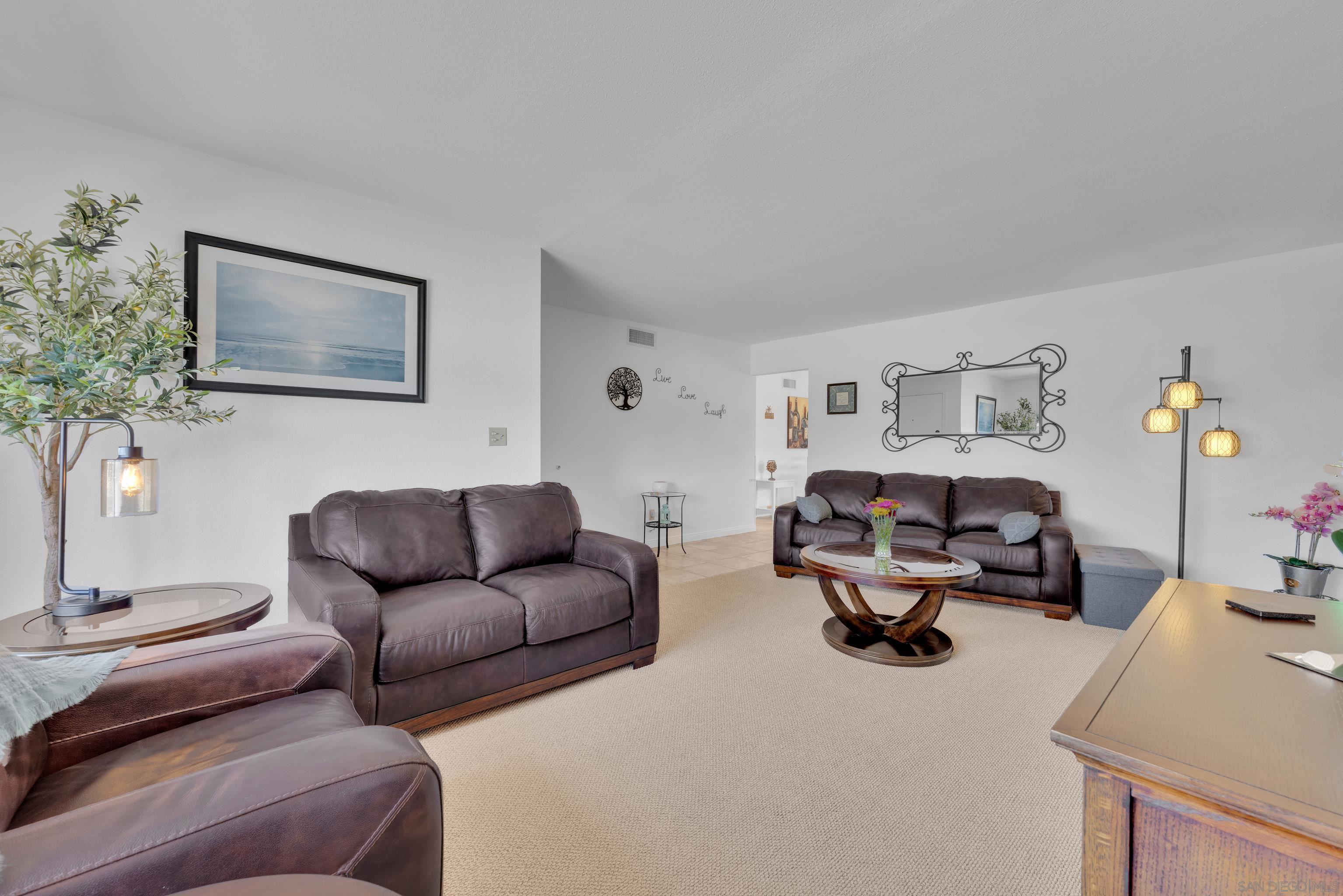 Detail Gallery Image 5 of 29 For 10851  Sandy Hook Rd, San Diego,  CA 92126 - 3 Beds | 2 Baths