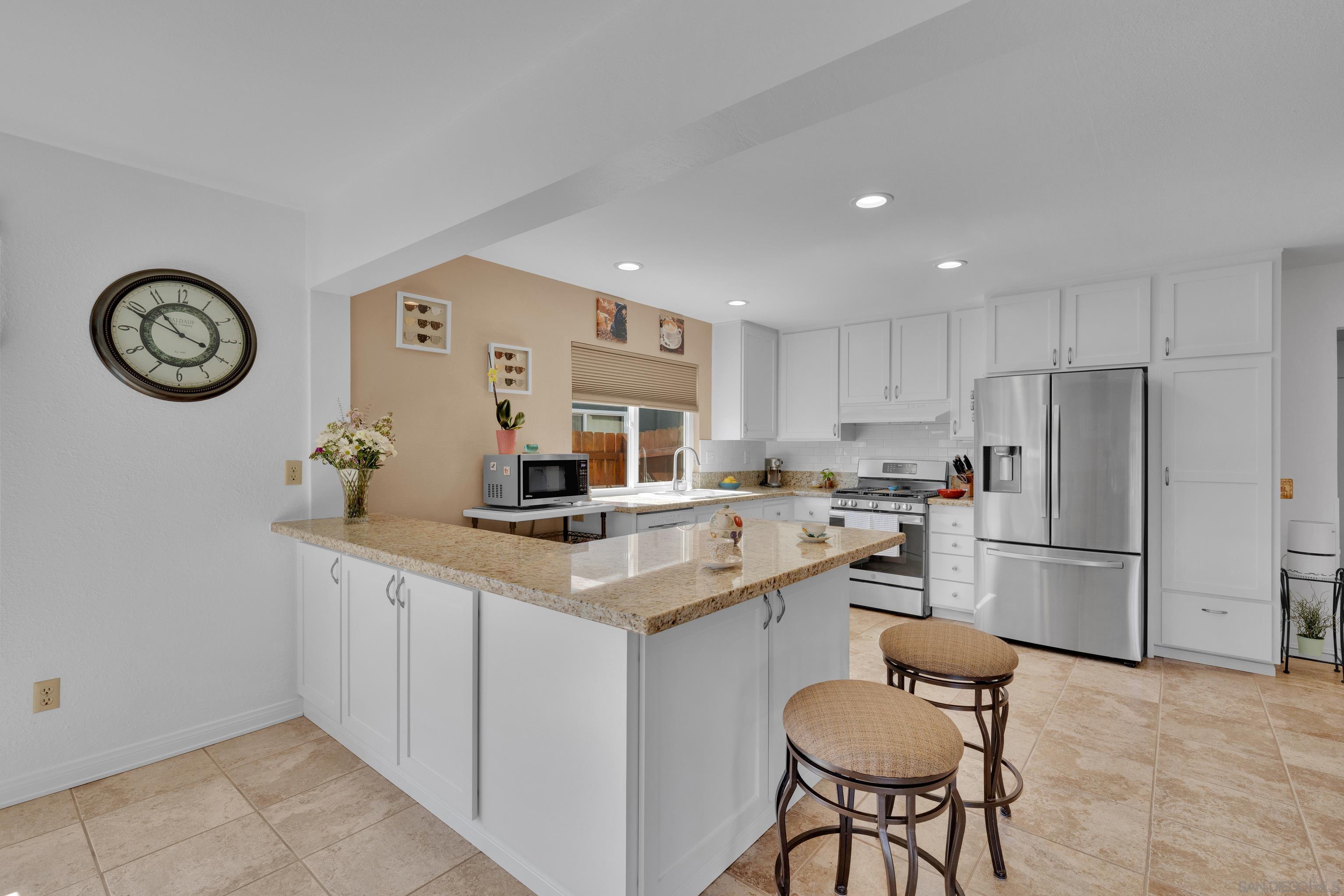 Detail Gallery Image 7 of 29 For 10851  Sandy Hook Rd, San Diego,  CA 92126 - 3 Beds | 2 Baths