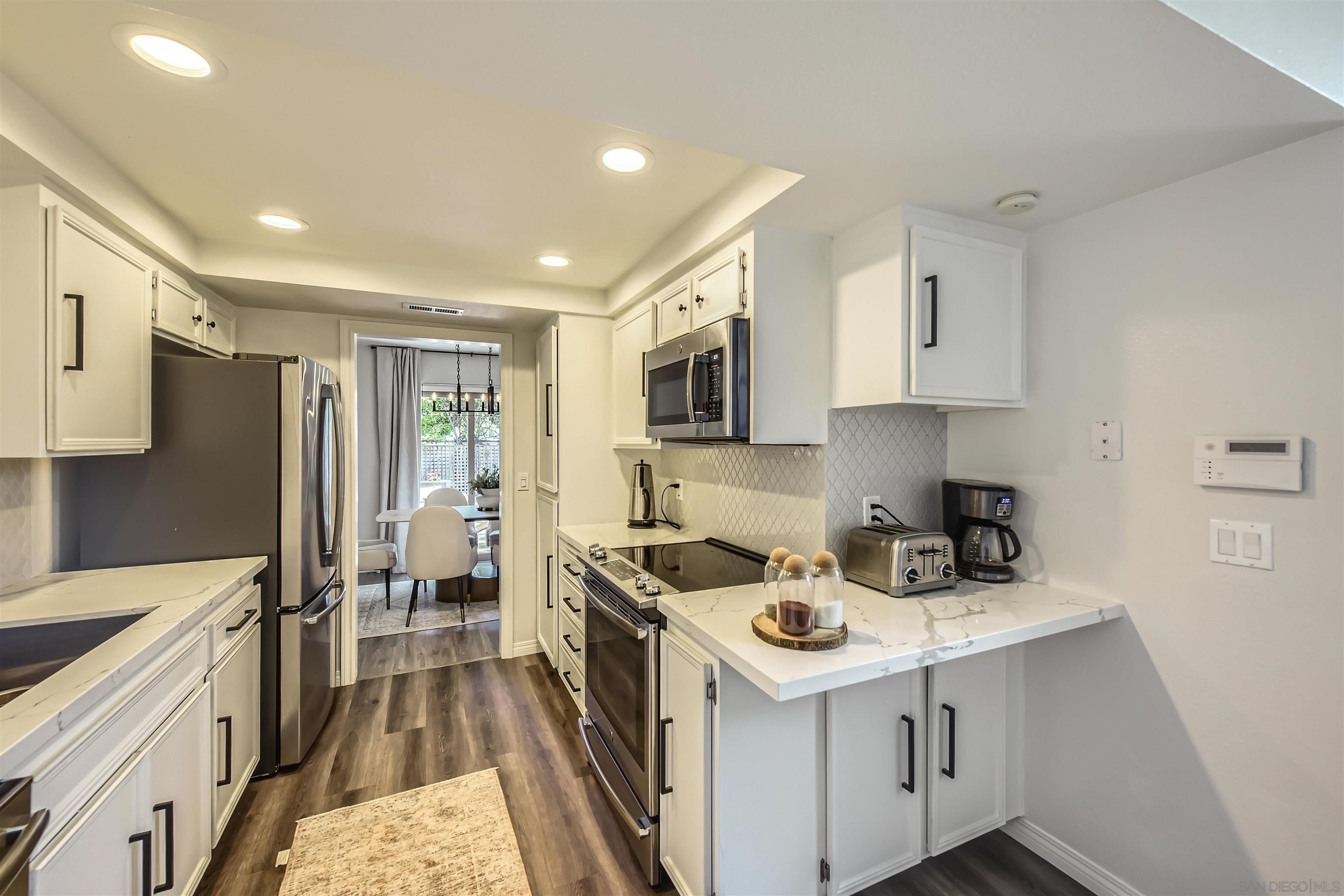 Detail Gallery Image 13 of 28 For 5916  Portobelo Ct, San Diego,  CA 92124 - 3 Beds | 2/1 Baths