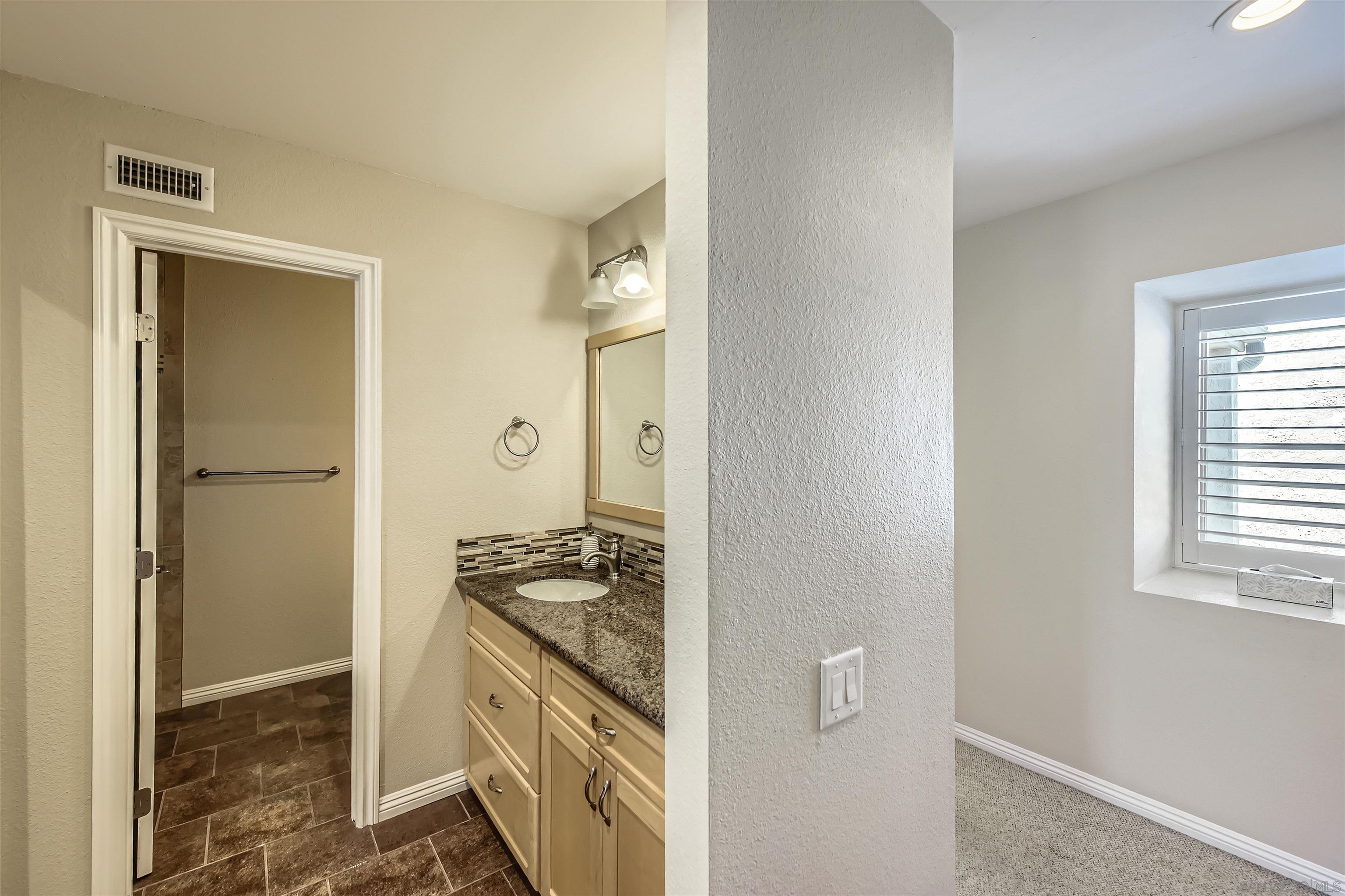 Detail Gallery Image 21 of 28 For 5916  Portobelo Ct, San Diego,  CA 92124 - 3 Beds | 2/1 Baths