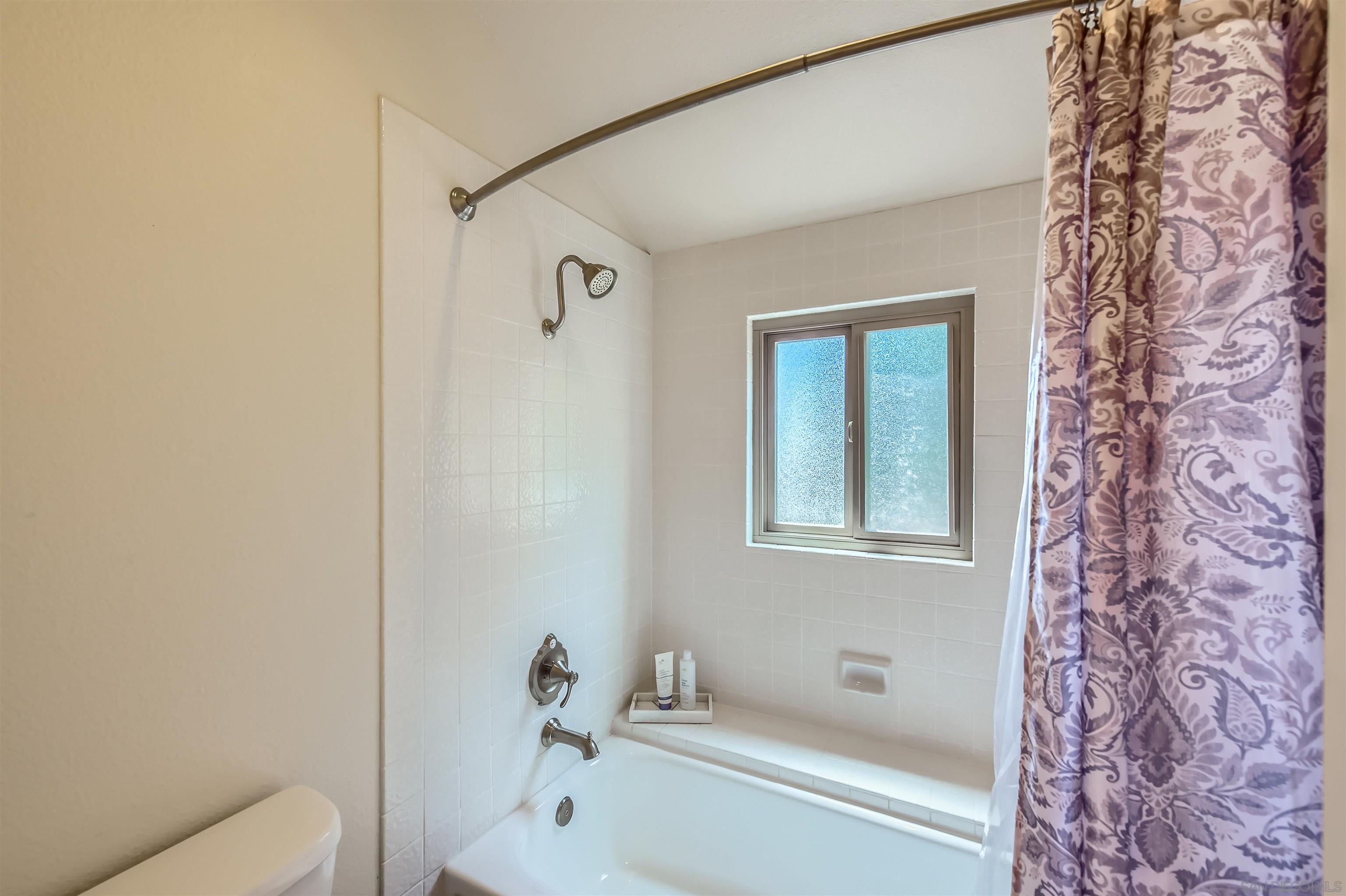 Detail Gallery Image 24 of 28 For 5916  Portobelo Ct, San Diego,  CA 92124 - 3 Beds | 2/1 Baths