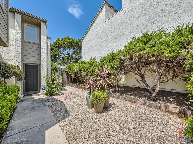 Detail Gallery Image 4 of 28 For 5916  Portobelo Ct, San Diego,  CA 92124 - 3 Beds | 2/1 Baths
