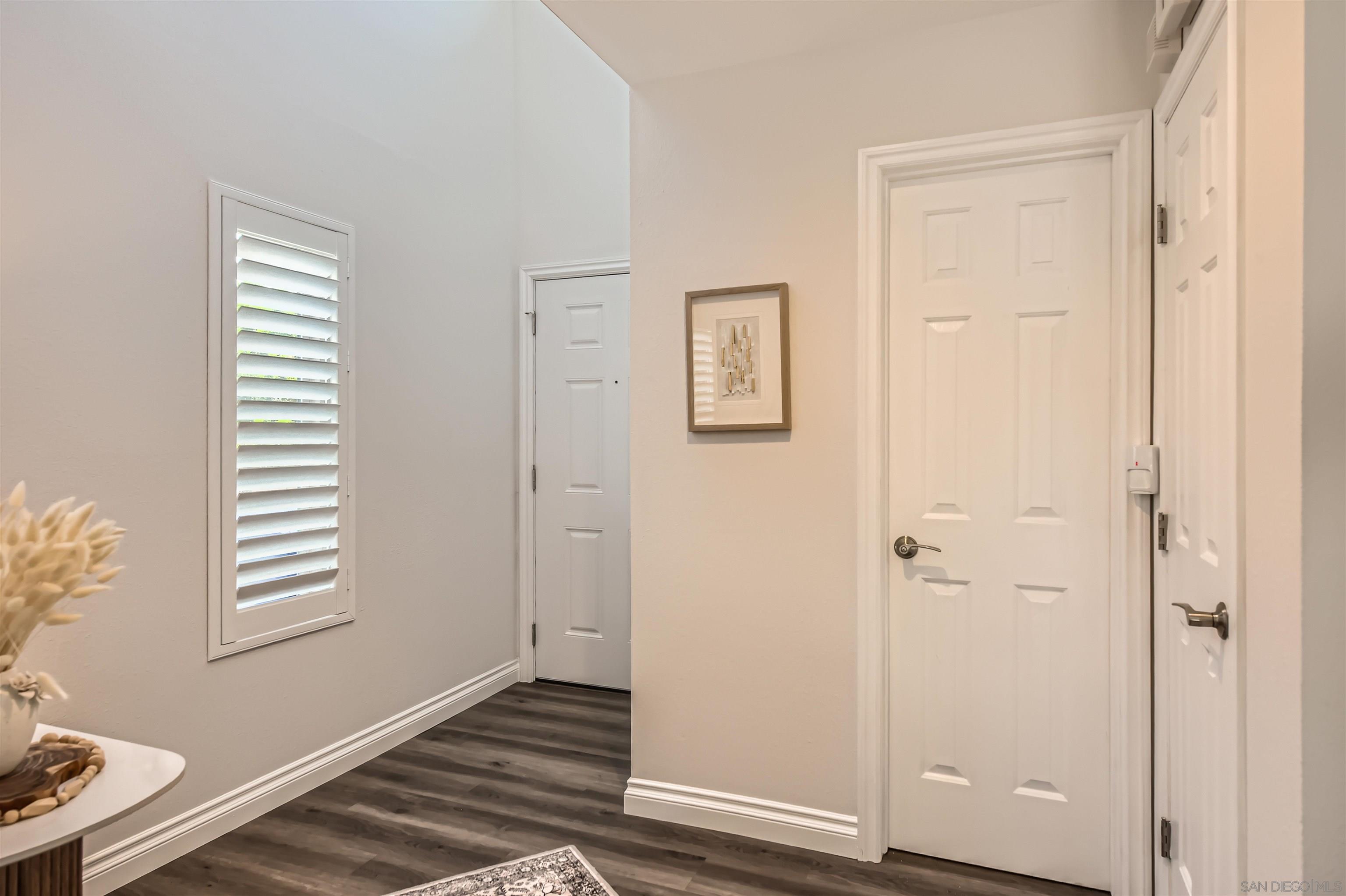 Detail Gallery Image 5 of 28 For 5916  Portobelo Ct, San Diego,  CA 92124 - 3 Beds | 2/1 Baths