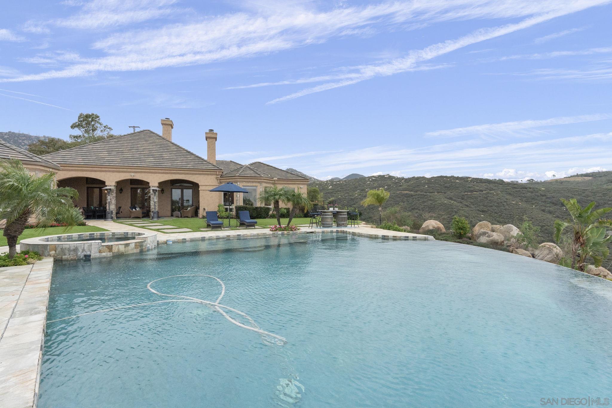 Detail Gallery Image 13 of 72 For 15480  Eastvale Rd, Poway,  CA 92064 - 5 Beds | 4/1 Baths