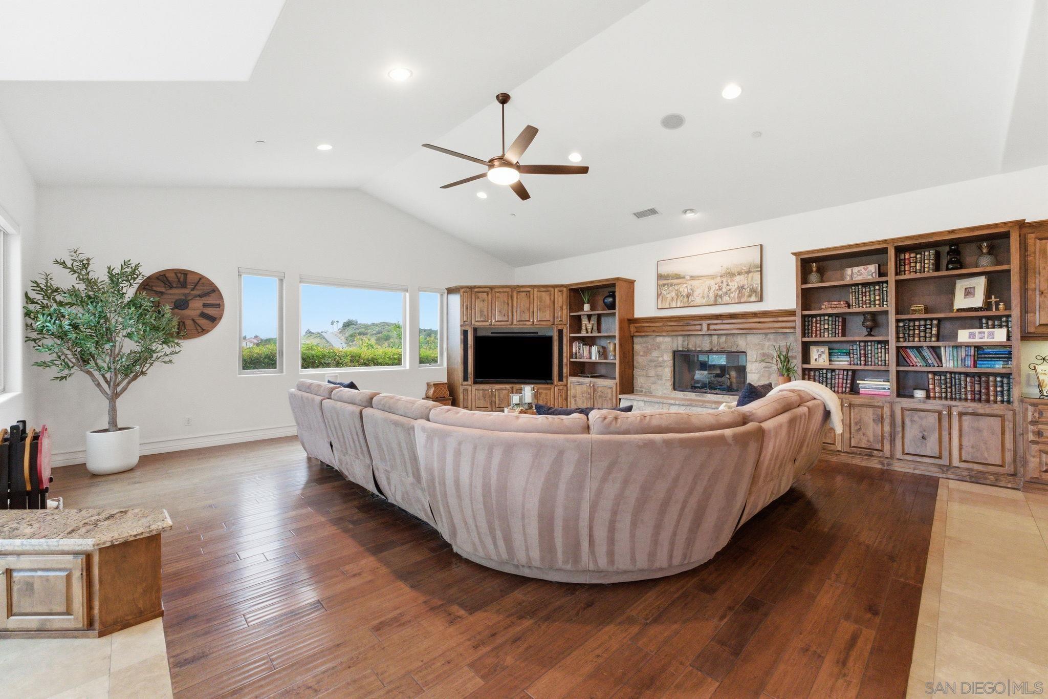 Detail Gallery Image 36 of 72 For 15480  Eastvale Rd, Poway,  CA 92064 - 5 Beds | 4/1 Baths