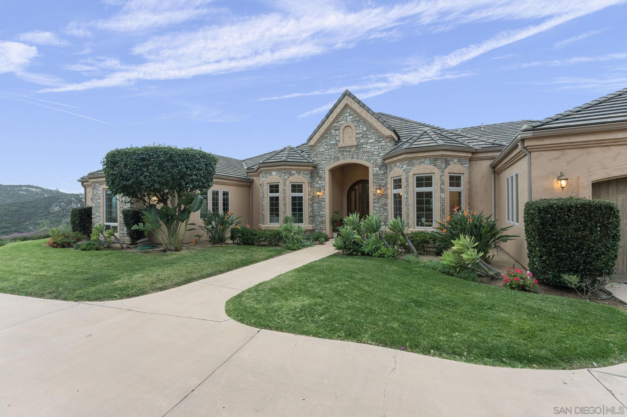 Detail Gallery Image 5 of 72 For 15480  Eastvale Rd, Poway,  CA 92064 - 5 Beds | 4/1 Baths