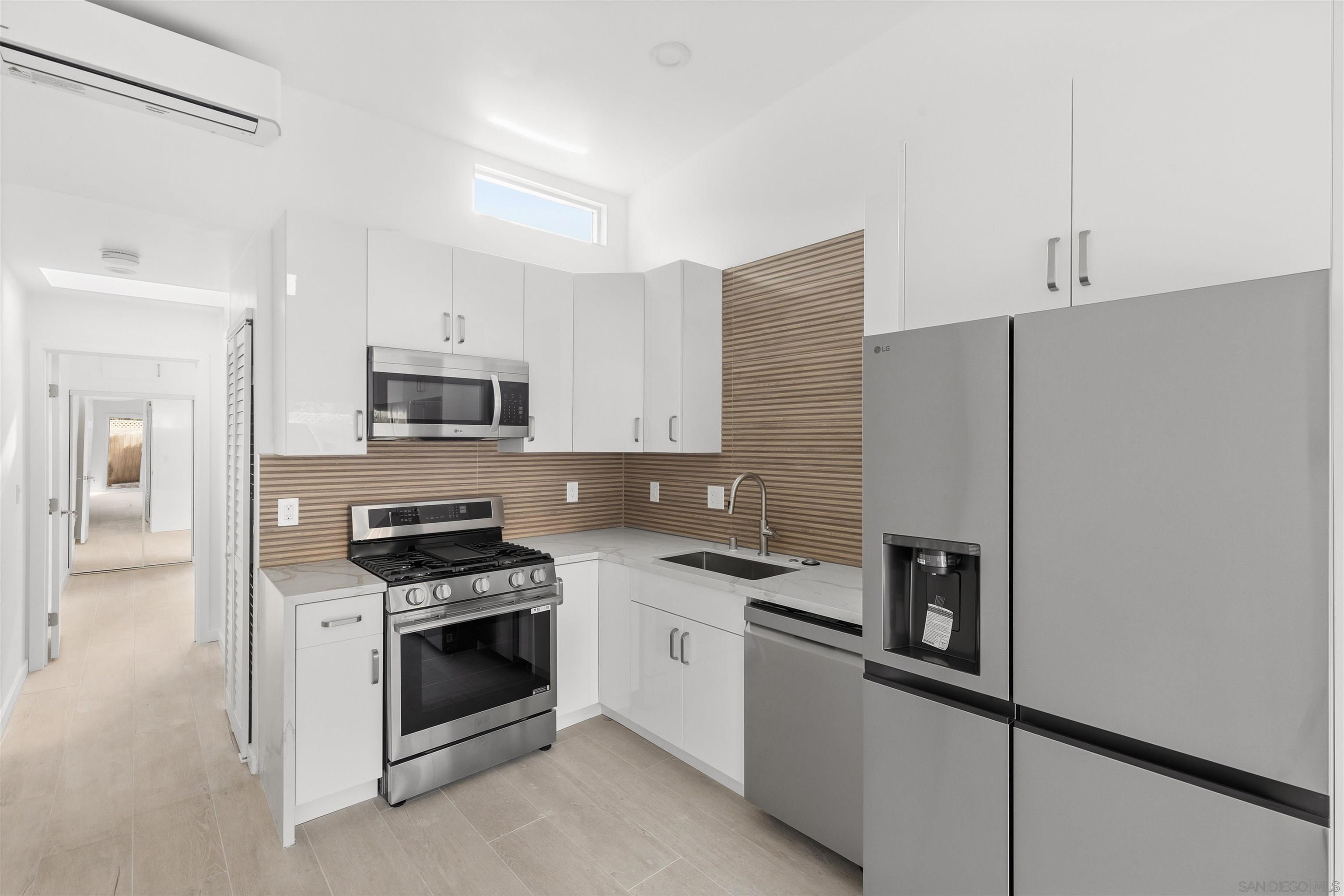 Front Image Thumbnail for SD260003717