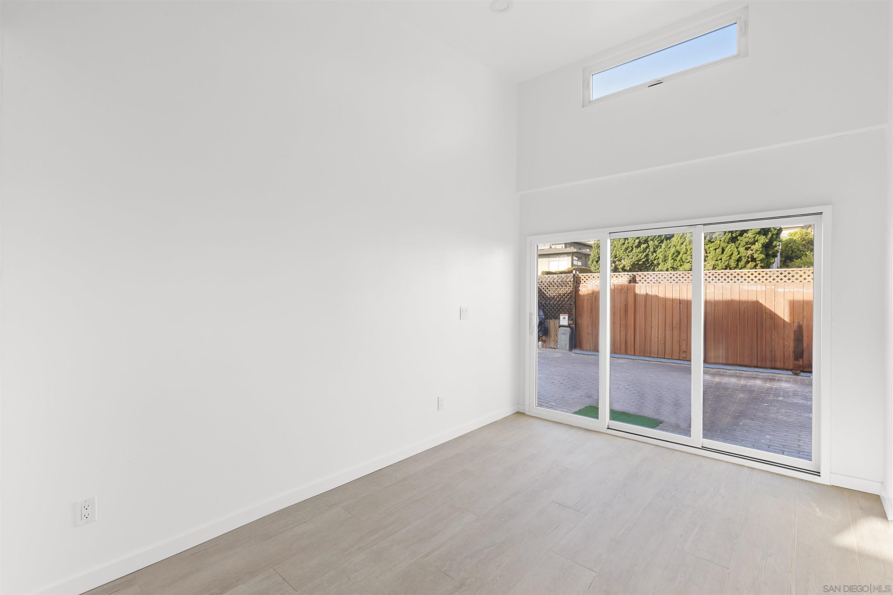 Detail Gallery Image 6 of 22 For Rosecrans St, San Diego,  CA 92106 - 1 Beds | 1 Baths