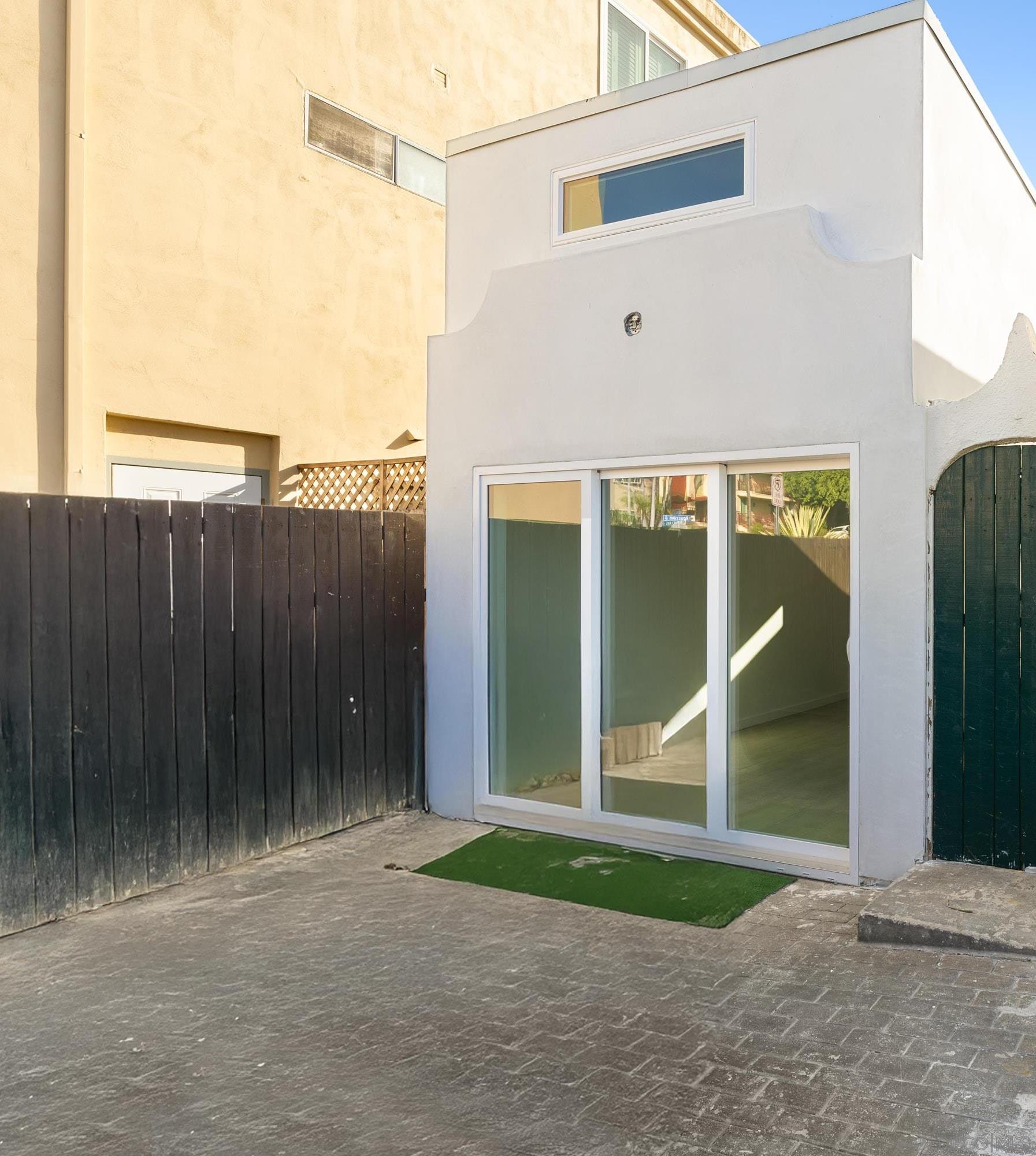 Detail Gallery Image 10 of 22 For Rosecrans St, San Diego,  CA 92106 - 1 Beds | 1 Baths