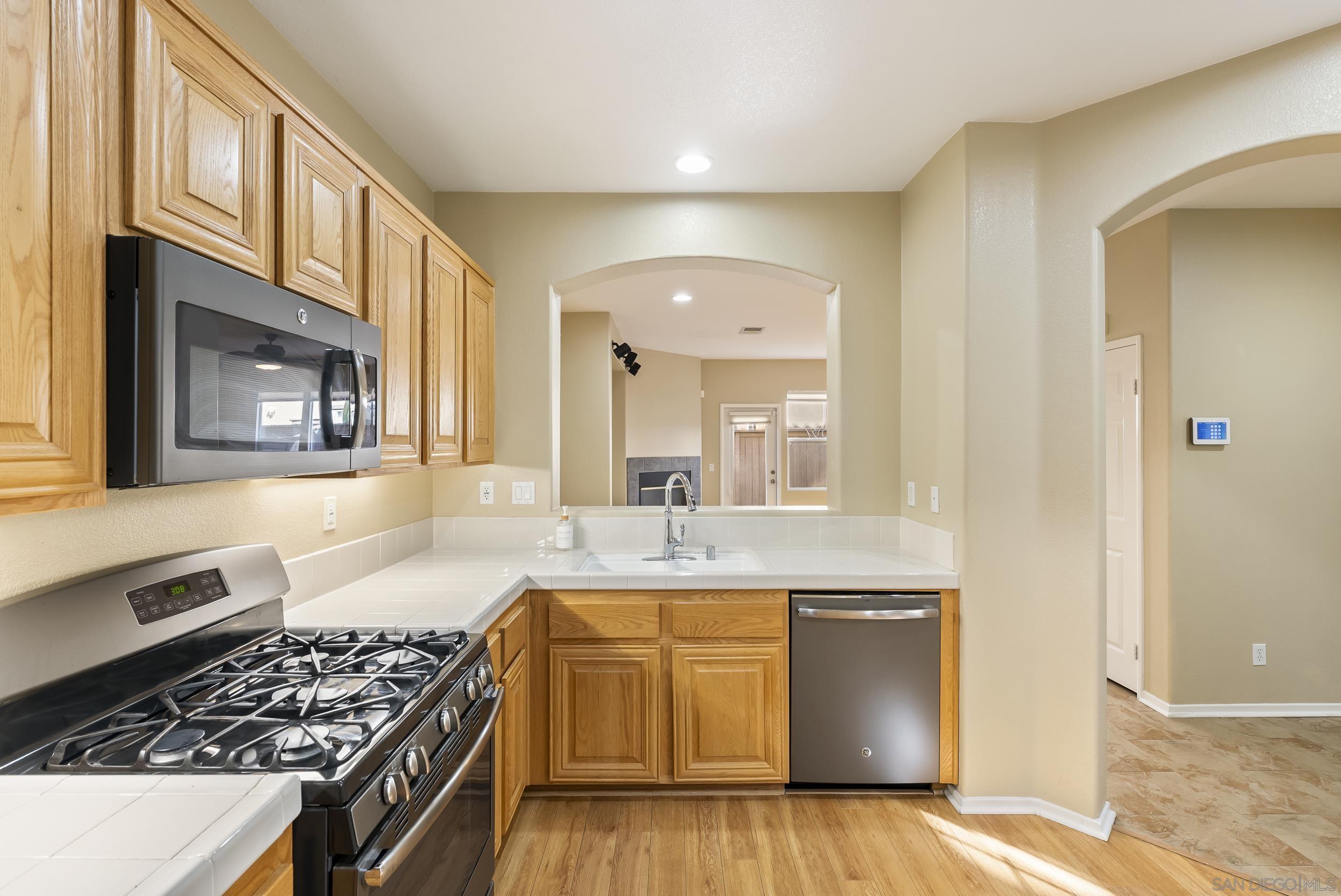 Detail Gallery Image 15 of 51 For 638  Sumner Way  #4,  Oceanside,  CA 92058 - 3 Beds | 2/1 Baths