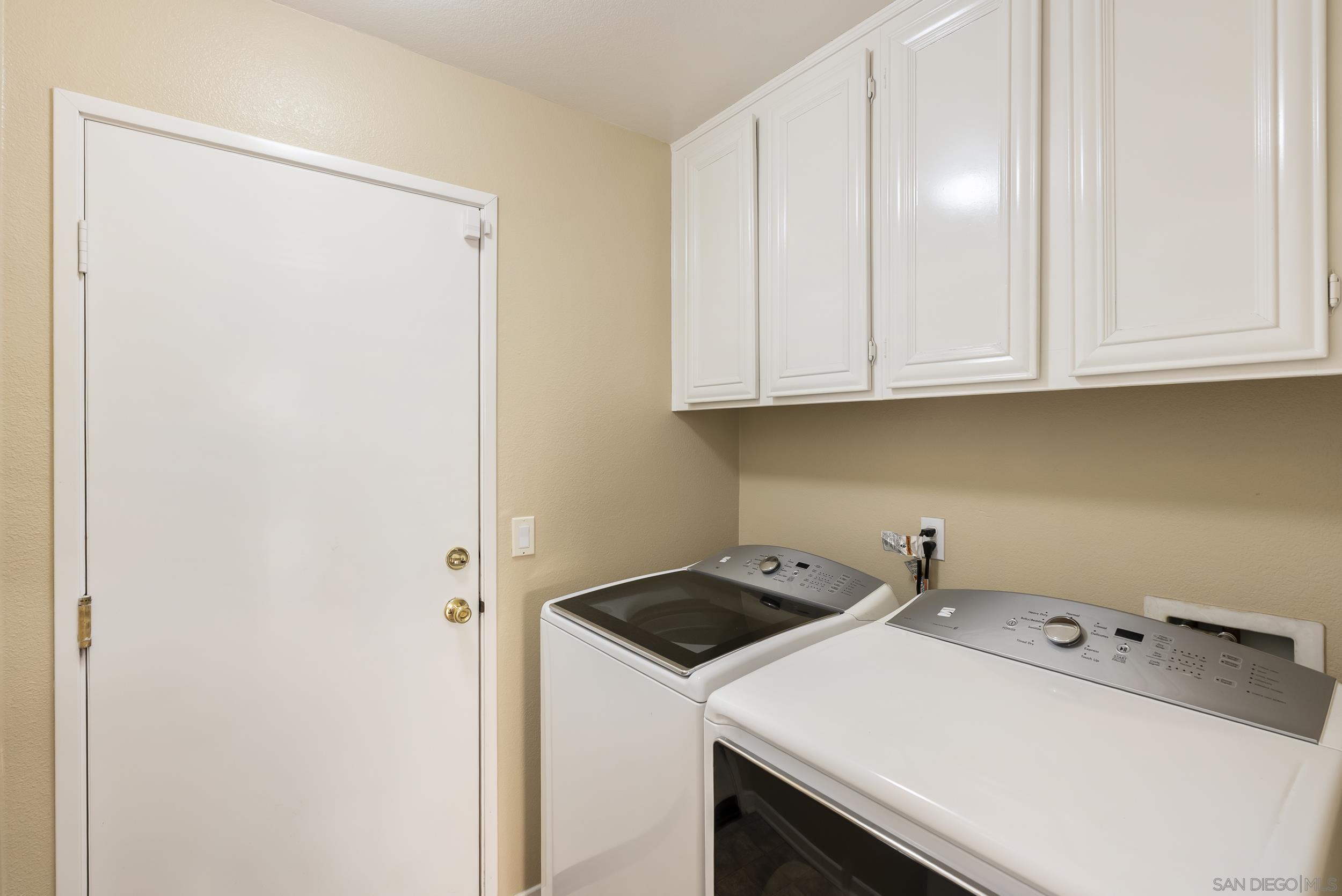 Detail Gallery Image 18 of 51 For 638  Sumner Way  #4,  Oceanside,  CA 92058 - 3 Beds | 2/1 Baths