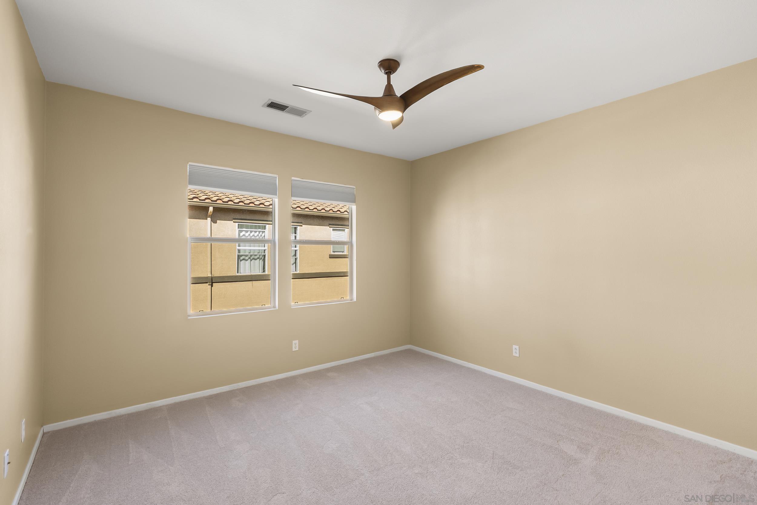 Detail Gallery Image 22 of 51 For 638  Sumner Way  #4,  Oceanside,  CA 92058 - 3 Beds | 2/1 Baths