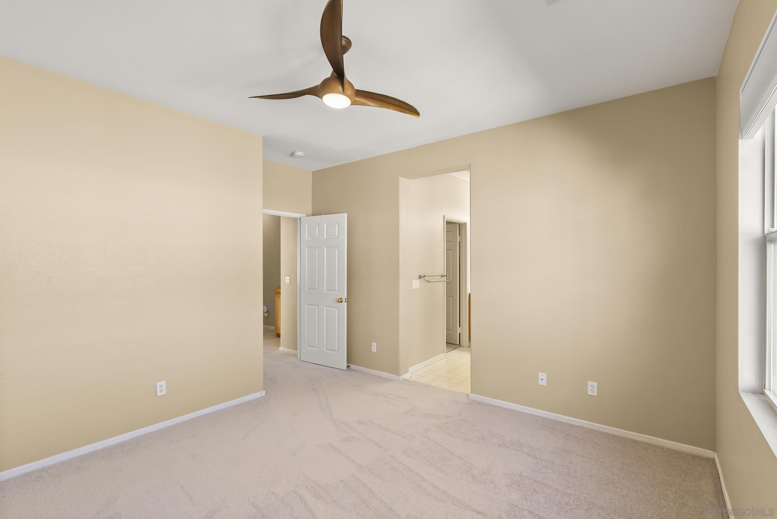 Detail Gallery Image 23 of 51 For 638  Sumner Way  #4,  Oceanside,  CA 92058 - 3 Beds | 2/1 Baths