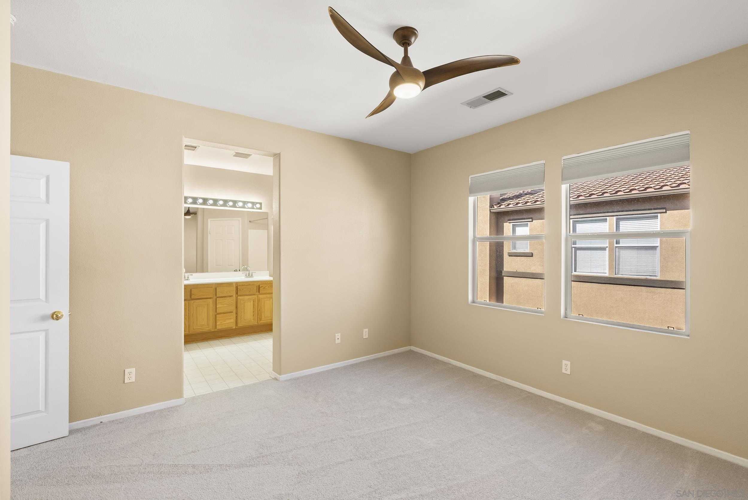 Detail Gallery Image 24 of 51 For 638  Sumner Way  #4,  Oceanside,  CA 92058 - 3 Beds | 2/1 Baths