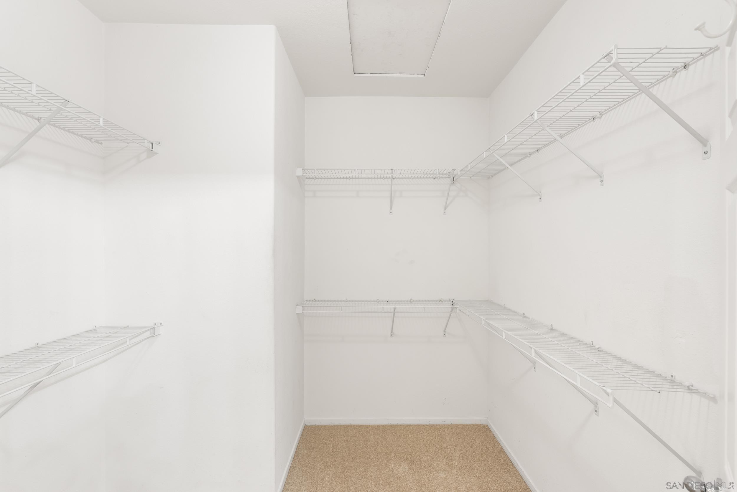 Detail Gallery Image 27 of 51 For 638  Sumner Way  #4,  Oceanside,  CA 92058 - 3 Beds | 2/1 Baths