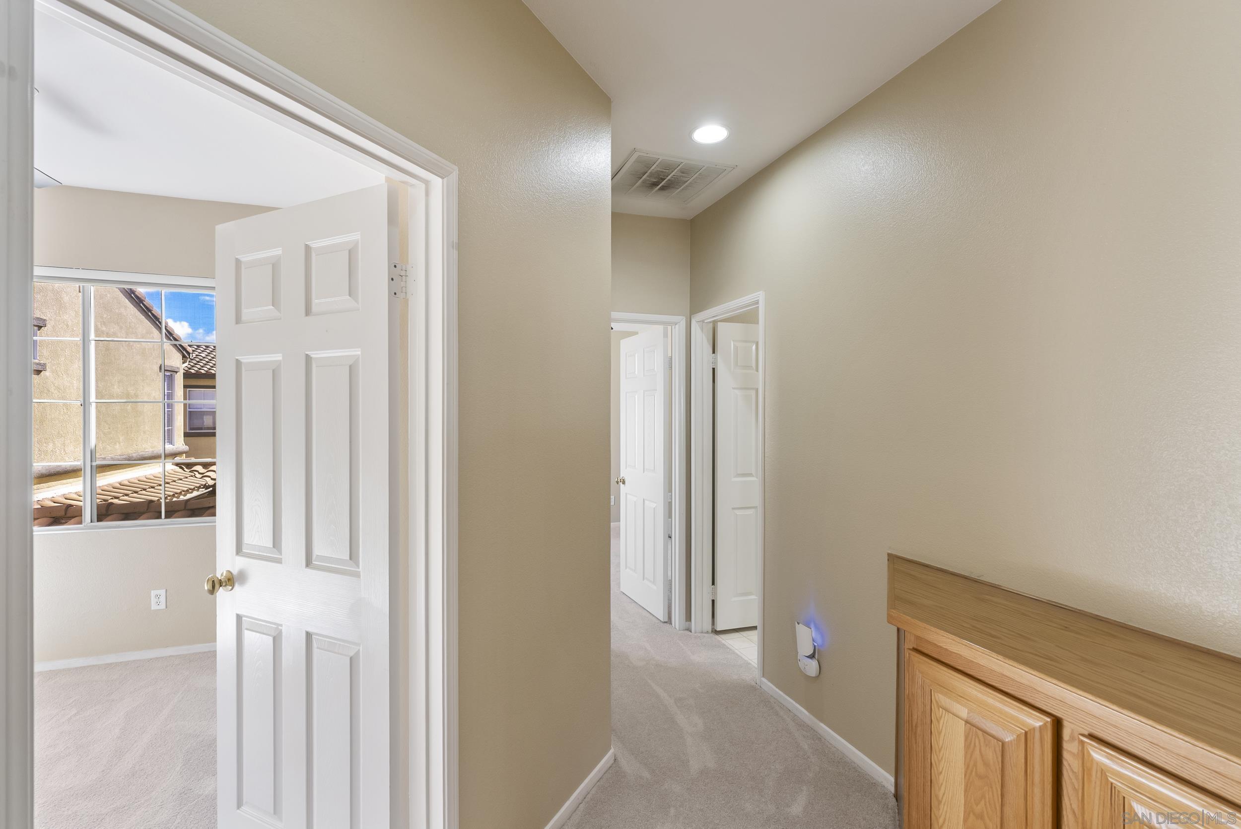 Detail Gallery Image 28 of 51 For 638  Sumner Way  #4,  Oceanside,  CA 92058 - 3 Beds | 2/1 Baths