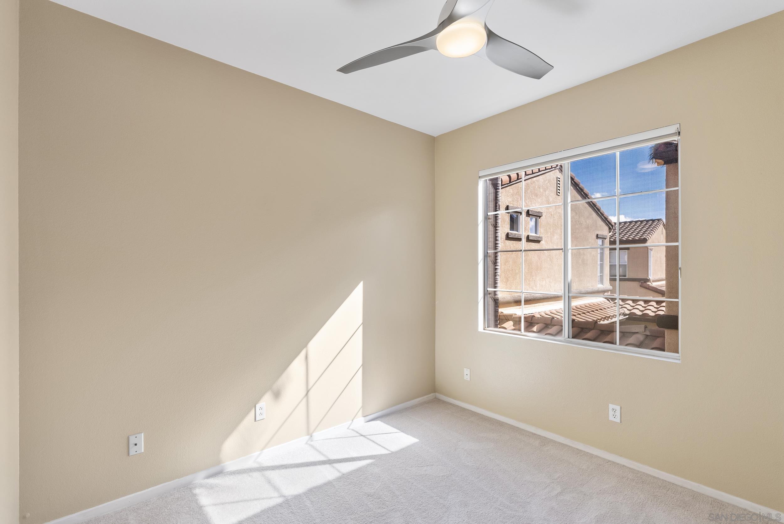 Detail Gallery Image 29 of 51 For 638  Sumner Way  #4,  Oceanside,  CA 92058 - 3 Beds | 2/1 Baths