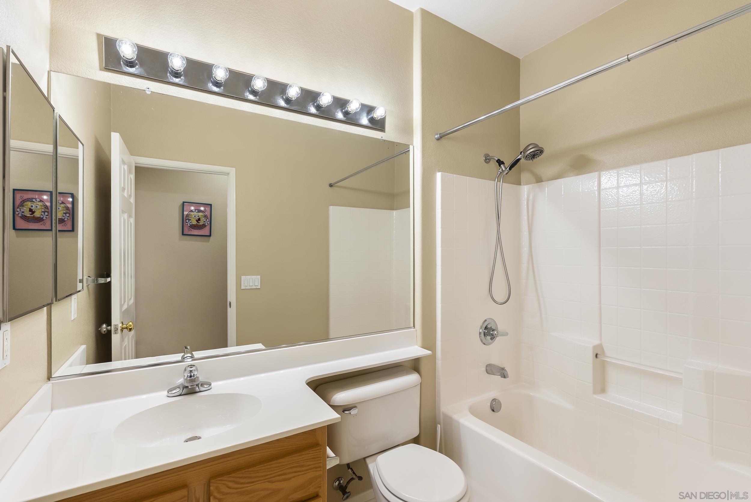 Detail Gallery Image 31 of 51 For 638  Sumner Way  #4,  Oceanside,  CA 92058 - 3 Beds | 2/1 Baths