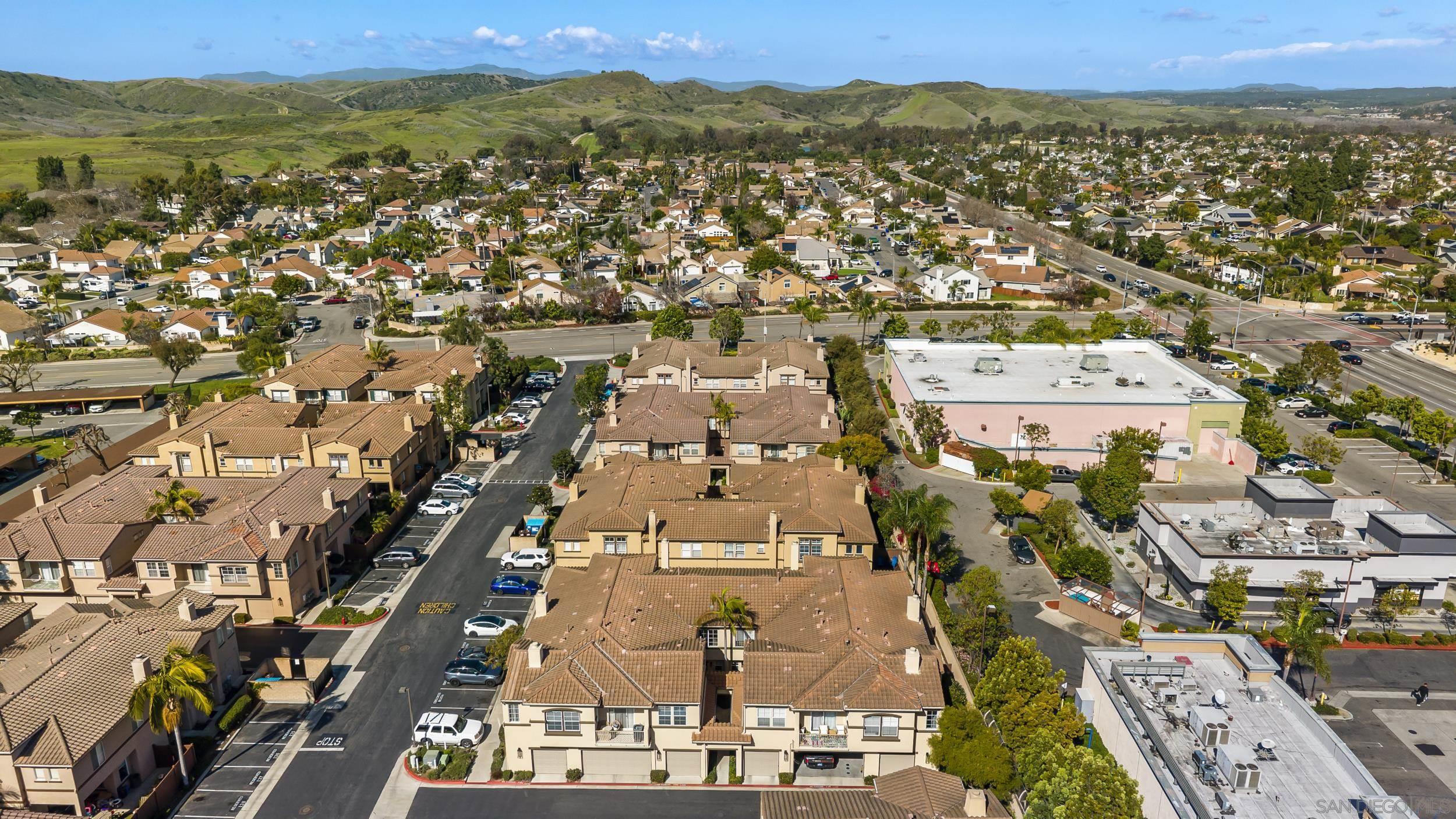 Detail Gallery Image 44 of 51 For 638  Sumner Way  #4,  Oceanside,  CA 92058 - 3 Beds | 2/1 Baths
