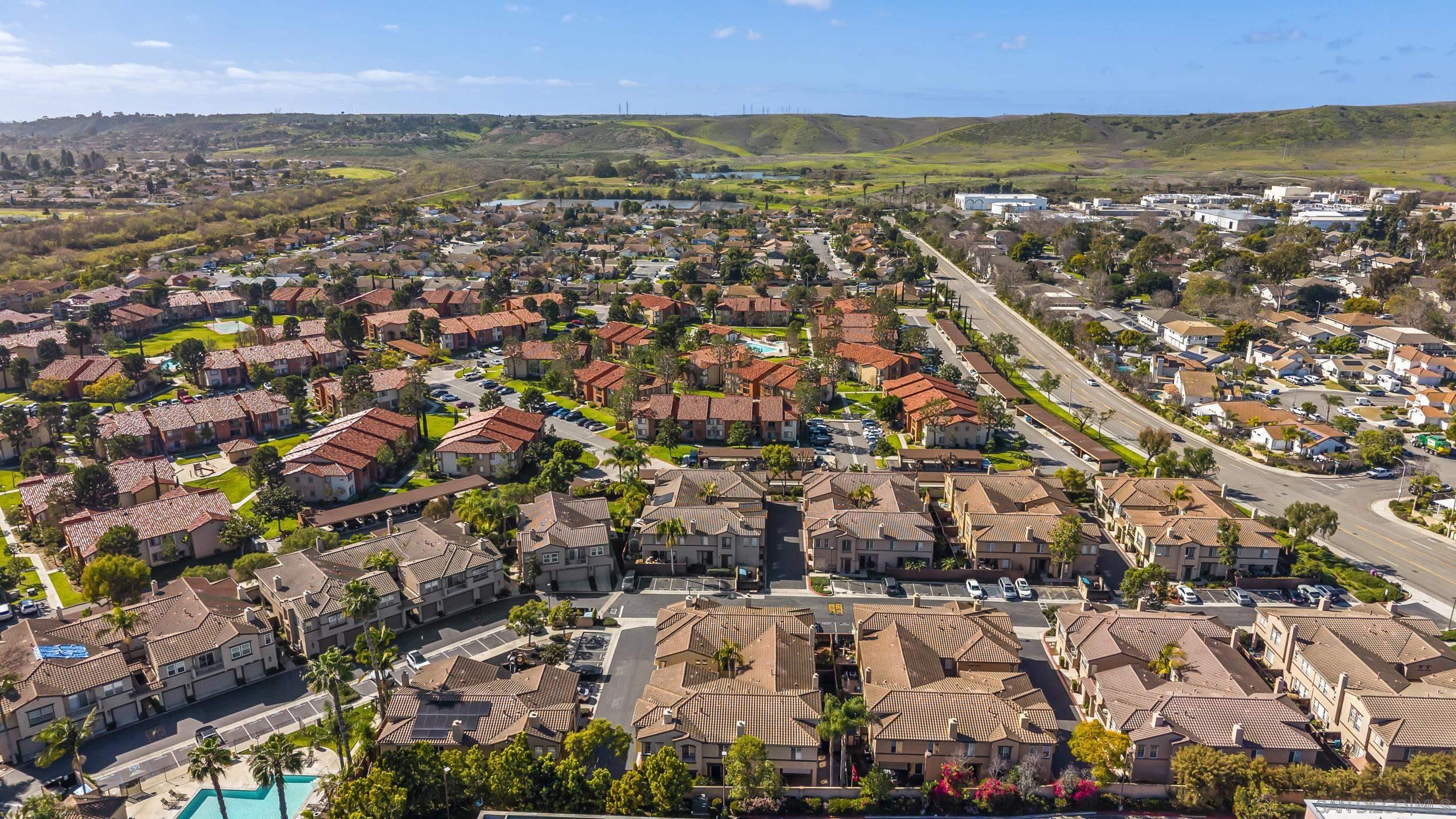 Detail Gallery Image 49 of 51 For 638  Sumner Way  #4,  Oceanside,  CA 92058 - 3 Beds | 2/1 Baths