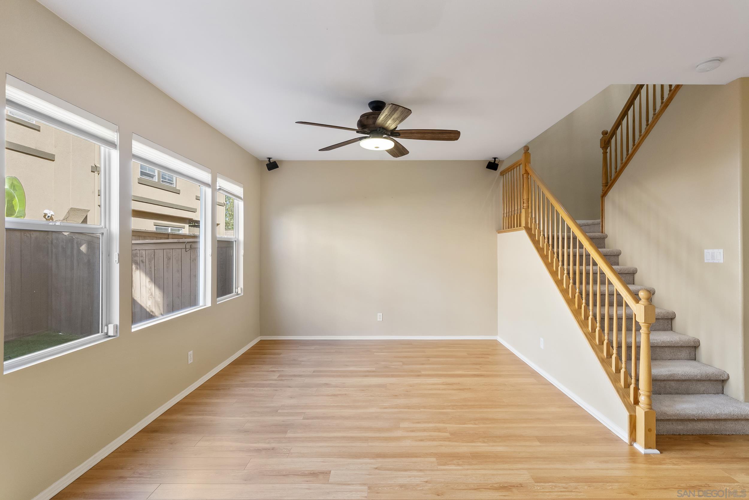 Detail Gallery Image 8 of 51 For 638  Sumner Way  #4,  Oceanside,  CA 92058 - 3 Beds | 2/1 Baths