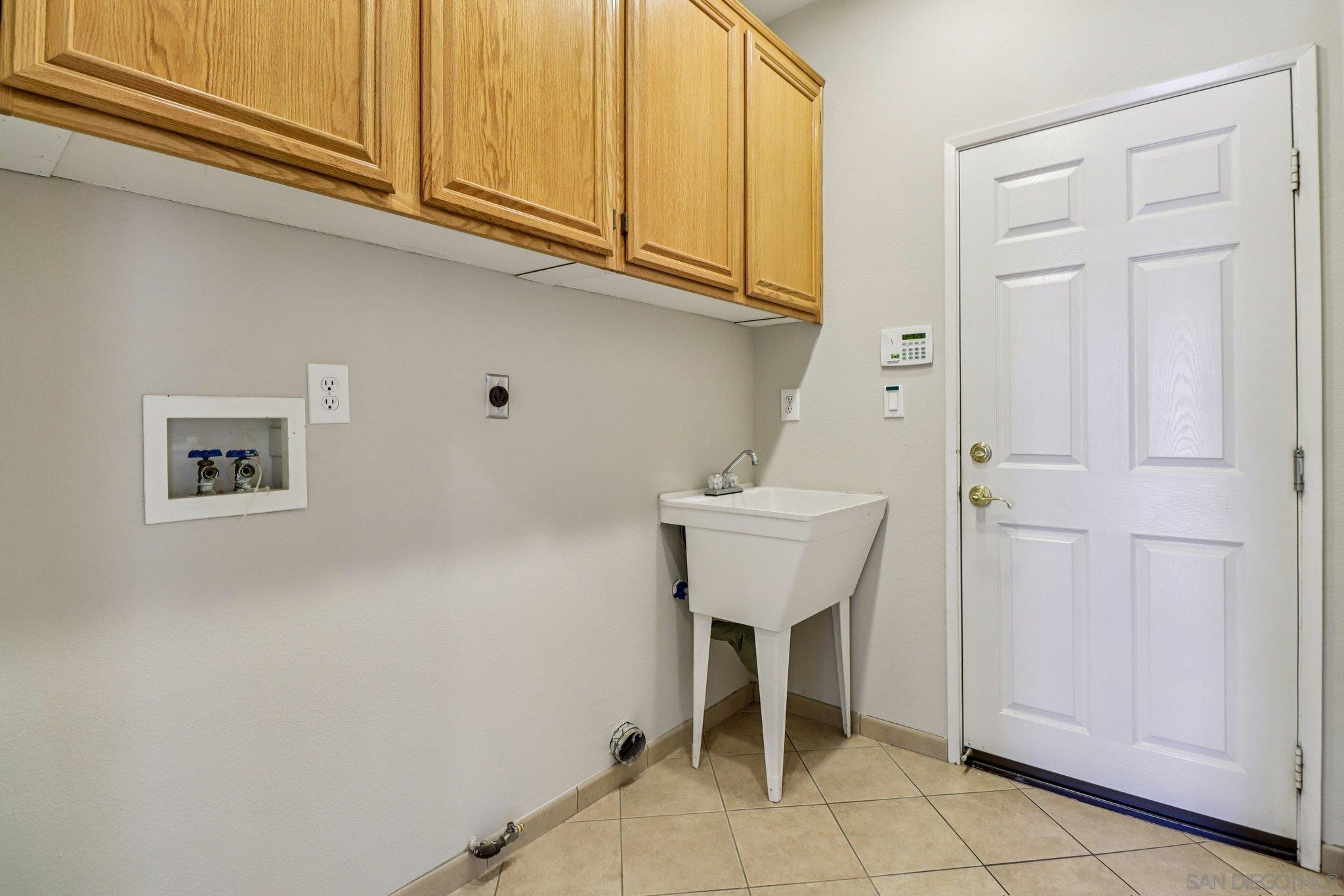 Detail Gallery Image 35 of 56 For 937  Paseo La Cresta, Chula Vista,  CA 91910 - 3 Beds | 3/1 Baths