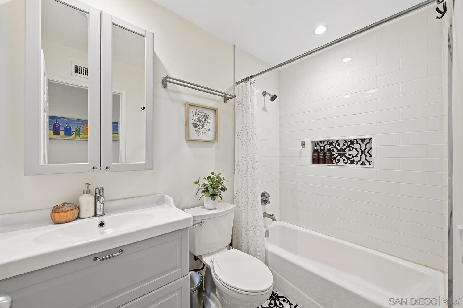 Detail Gallery Image 18 of 27 For 1005  Hazen Dr, San Marcos,  CA 92069 - 4 Beds | 2 Baths