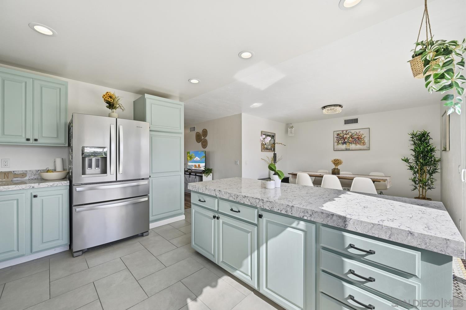 Detail Gallery Image 10 of 27 For 1005  Hazen Dr, San Marcos,  CA 92069 - 4 Beds | 2 Baths