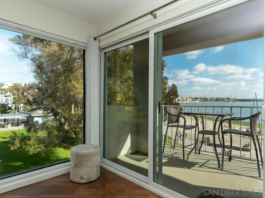 Detail Gallery Image 4 of 34 For 1251  Parker Pl  2n,  San Diego,  CA 92109 - 1 Beds | 1 Baths