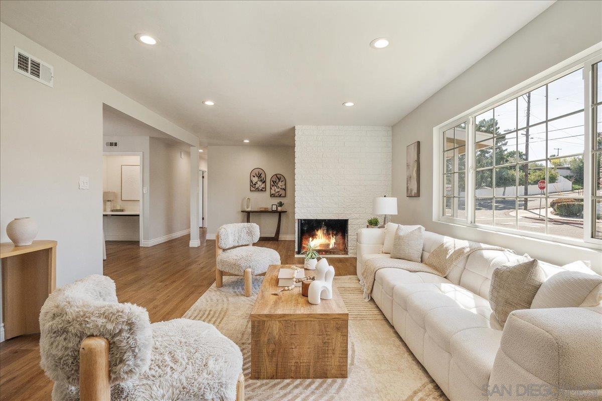 Detail Gallery Image 6 of 32 For 2705  Kobe Dr, San Diego,  CA 92123 - 4 Beds | 2 Baths