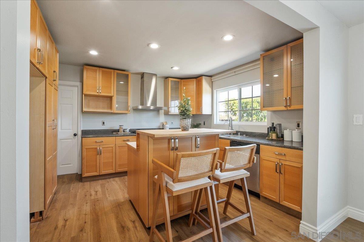 Detail Gallery Image 7 of 32 For 2705  Kobe Dr, San Diego,  CA 92123 - 4 Beds | 2 Baths