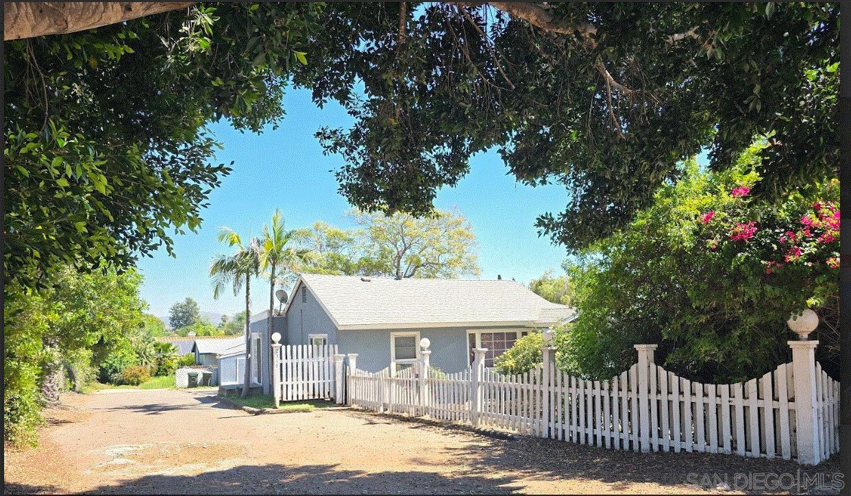 Detail Gallery Image 8 of 13 For 2315  Berry St, Lemon Grove,  CA 91945 - – Beds | – Baths