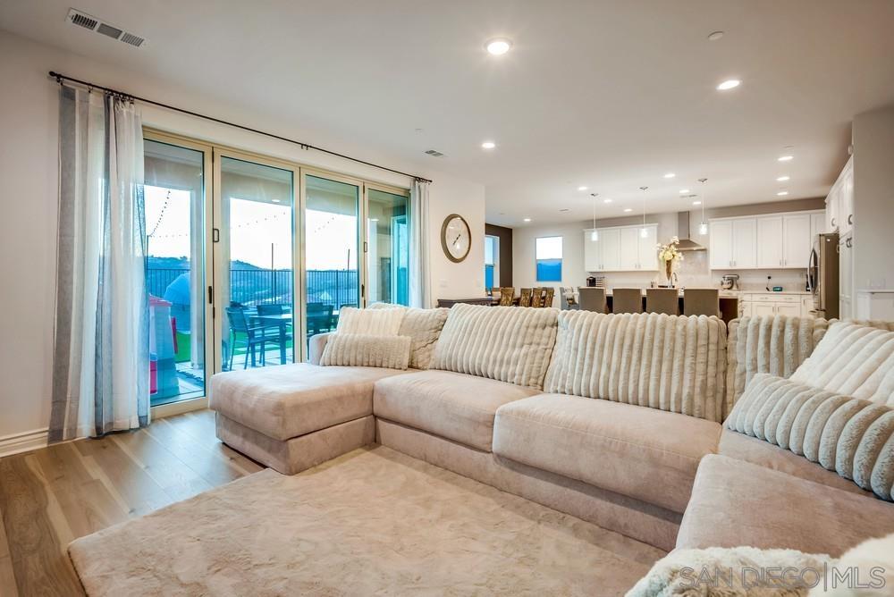 Detail Gallery Image 3 of 58 For 35828  Blue Breton Dr, Fallbrook,  CA 92028 - 4 Beds | 3/1 Baths