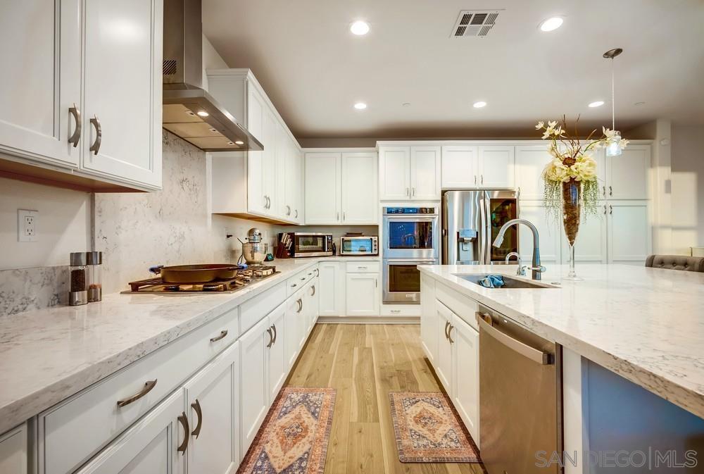 Detail Gallery Image 8 of 58 For 35828  Blue Breton Dr, Fallbrook,  CA 92028 - 4 Beds | 3/1 Baths