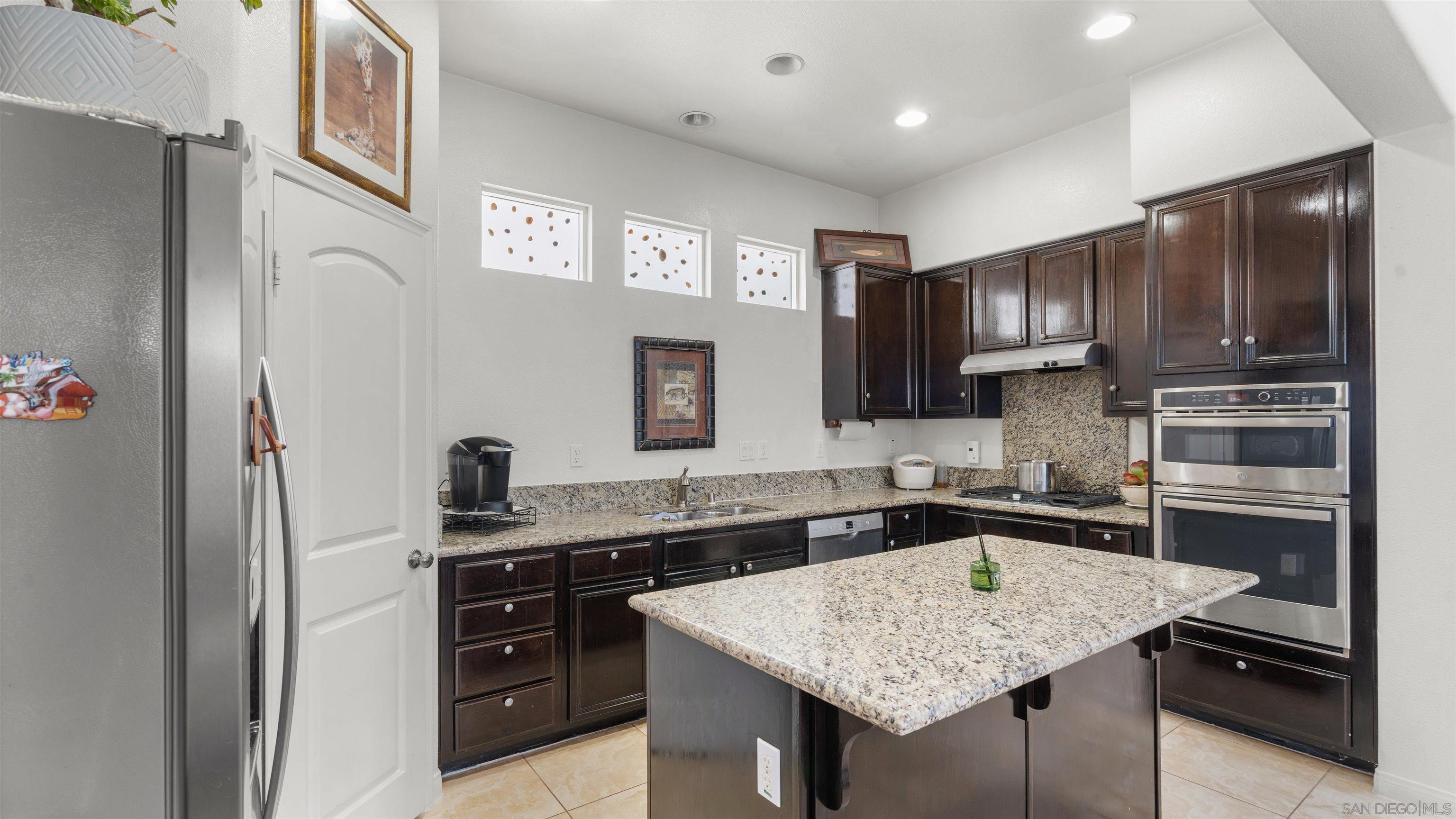 Detail Gallery Image 13 of 45 For 1613  Jones St, Chula Vista,  CA 91913 - 4 Beds | 2/1 Baths