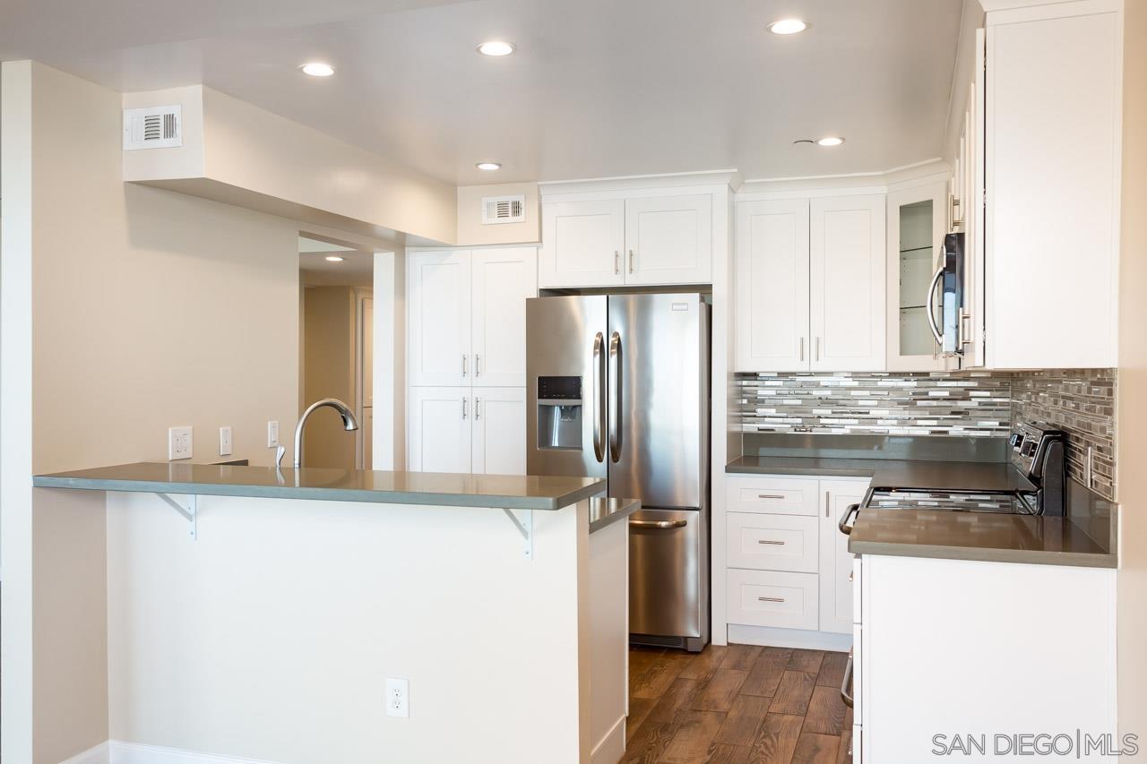 Detail Gallery Image 17 of 32 For 2414  Front Street  13, San Diego,  CA 92101 - 2 Beds | 2 Baths