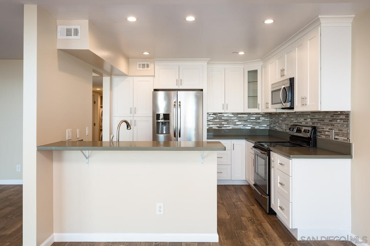 Detail Gallery Image 18 of 32 For 2414  Front Street  13, San Diego,  CA 92101 - 2 Beds | 2 Baths