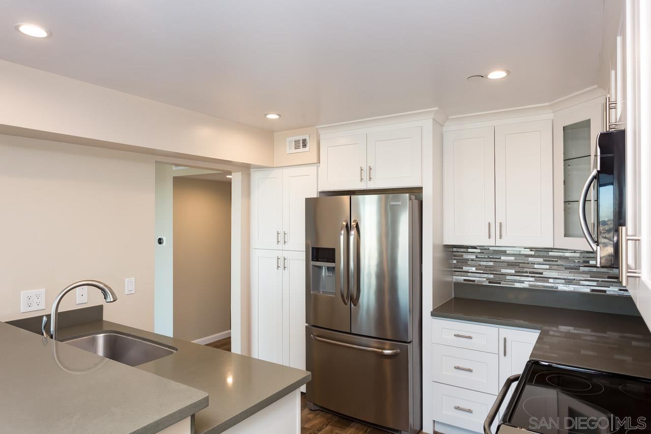 Detail Gallery Image 19 of 32 For 2414  Front Street  13, San Diego,  CA 92101 - 2 Beds | 2 Baths