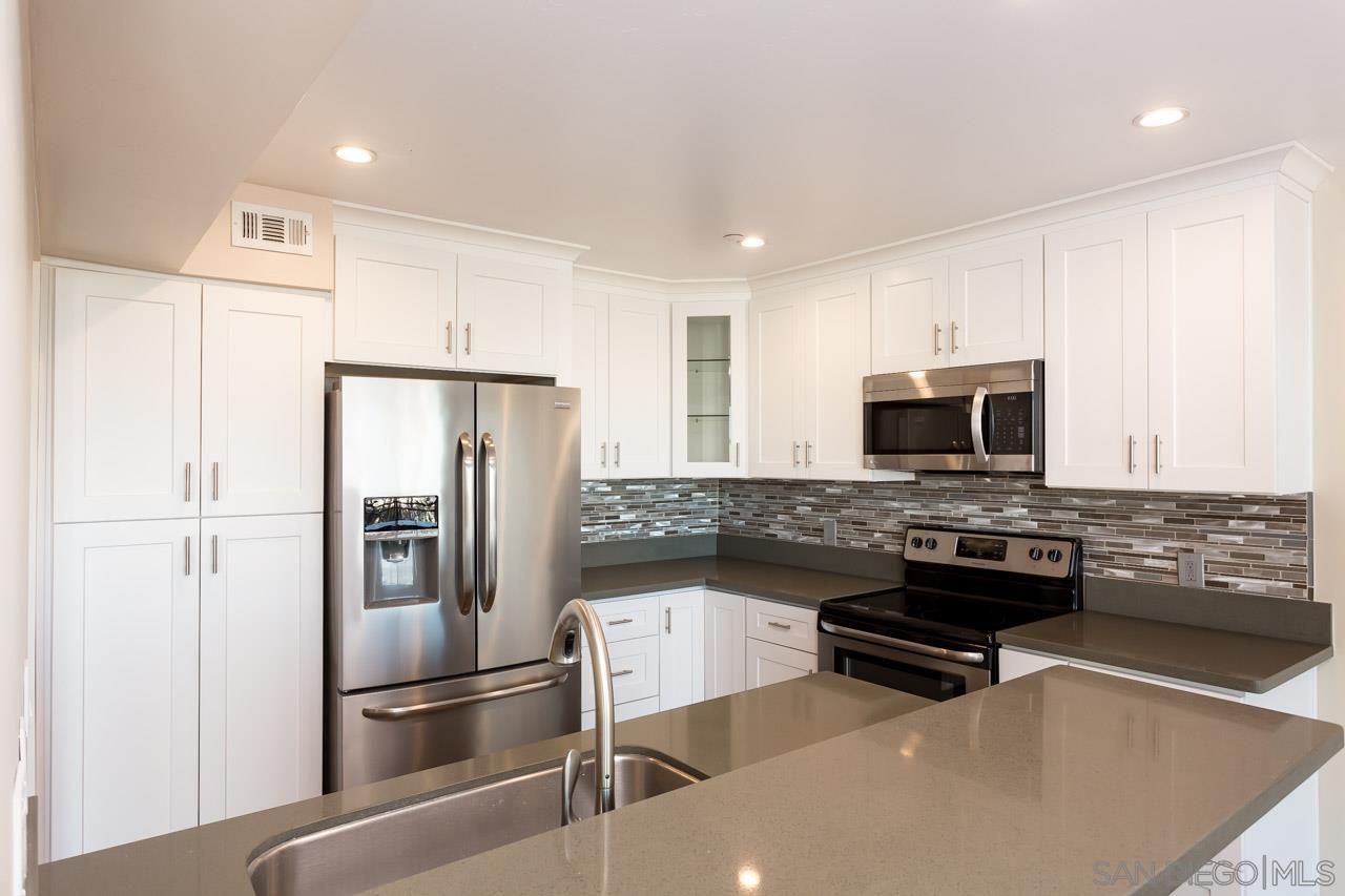 Detail Gallery Image 20 of 32 For 2414  Front Street  13, San Diego,  CA 92101 - 2 Beds | 2 Baths