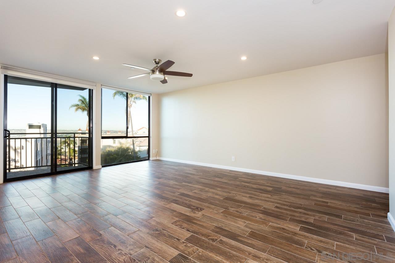 Detail Gallery Image 4 of 32 For 2414  Front Street  13, San Diego,  CA 92101 - 2 Beds | 2 Baths