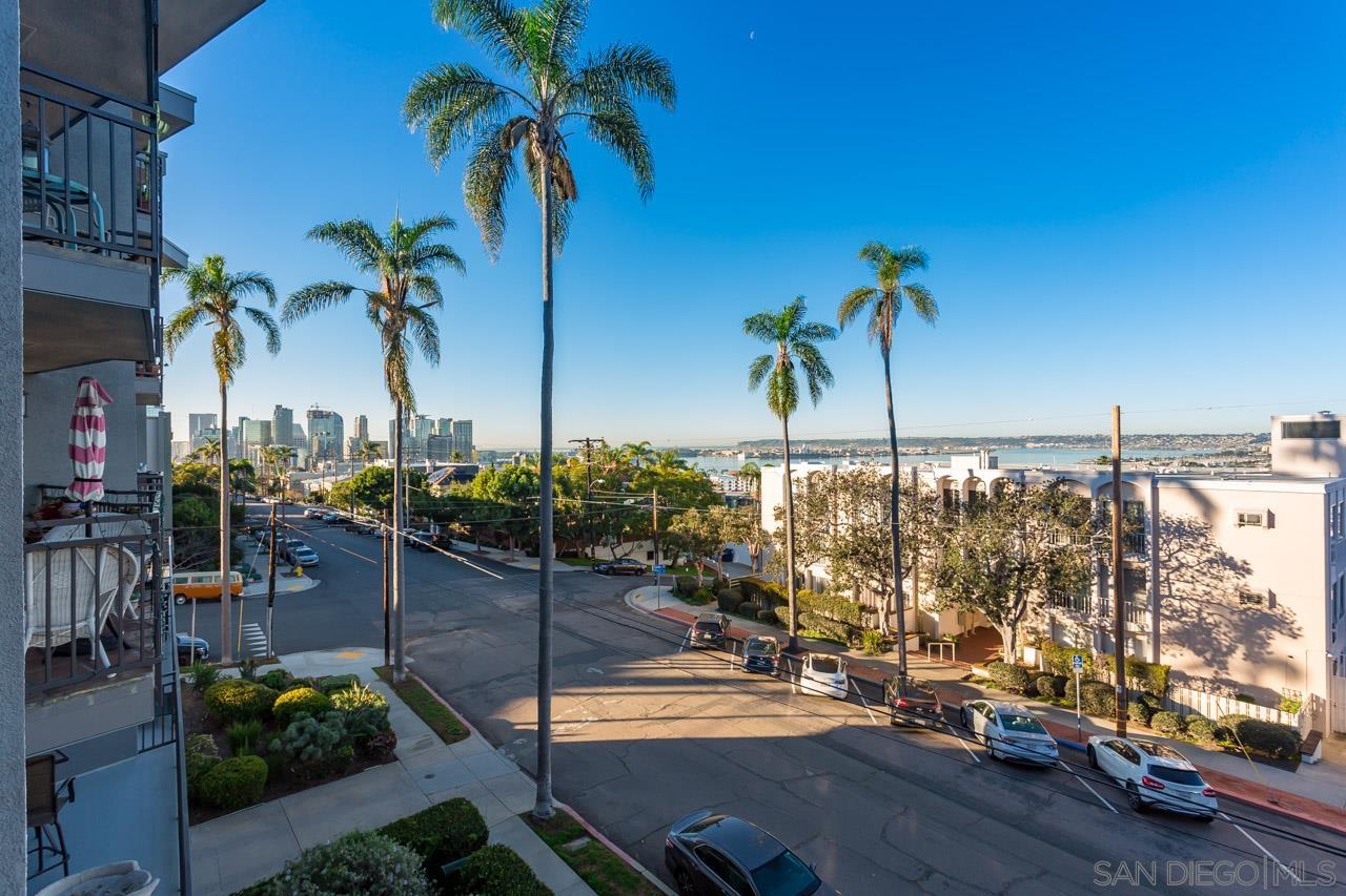 Detail Gallery Image 9 of 32 For 2414  Front Street  13, San Diego,  CA 92101 - 2 Beds | 2 Baths