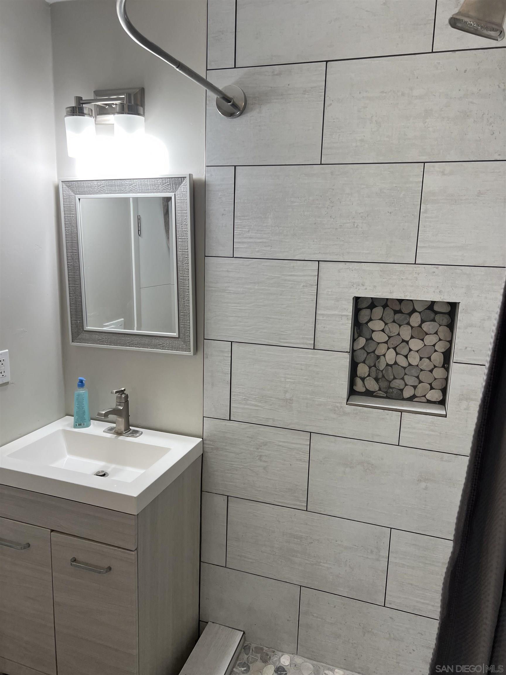 Detail Gallery Image 12 of 18 For 3822  Conrad Ave, San Diego,  CA 92117 - 4 Beds | 2 Baths