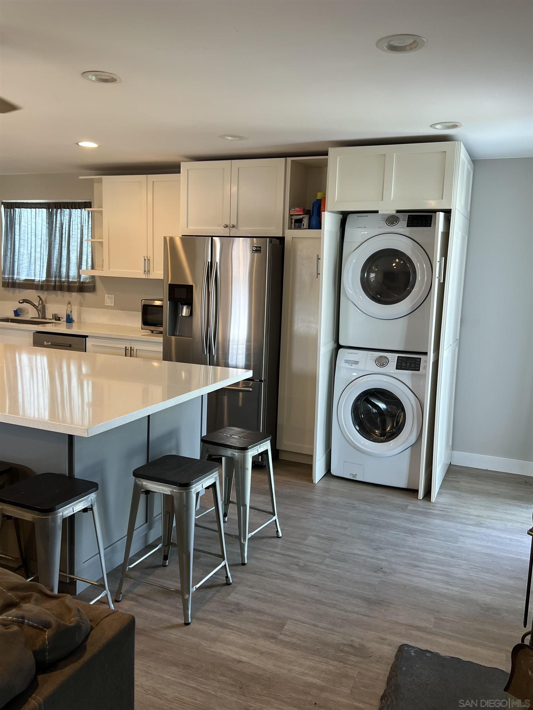 Detail Gallery Image 5 of 18 For 3822  Conrad Ave, San Diego,  CA 92117 - 4 Beds | 2 Baths