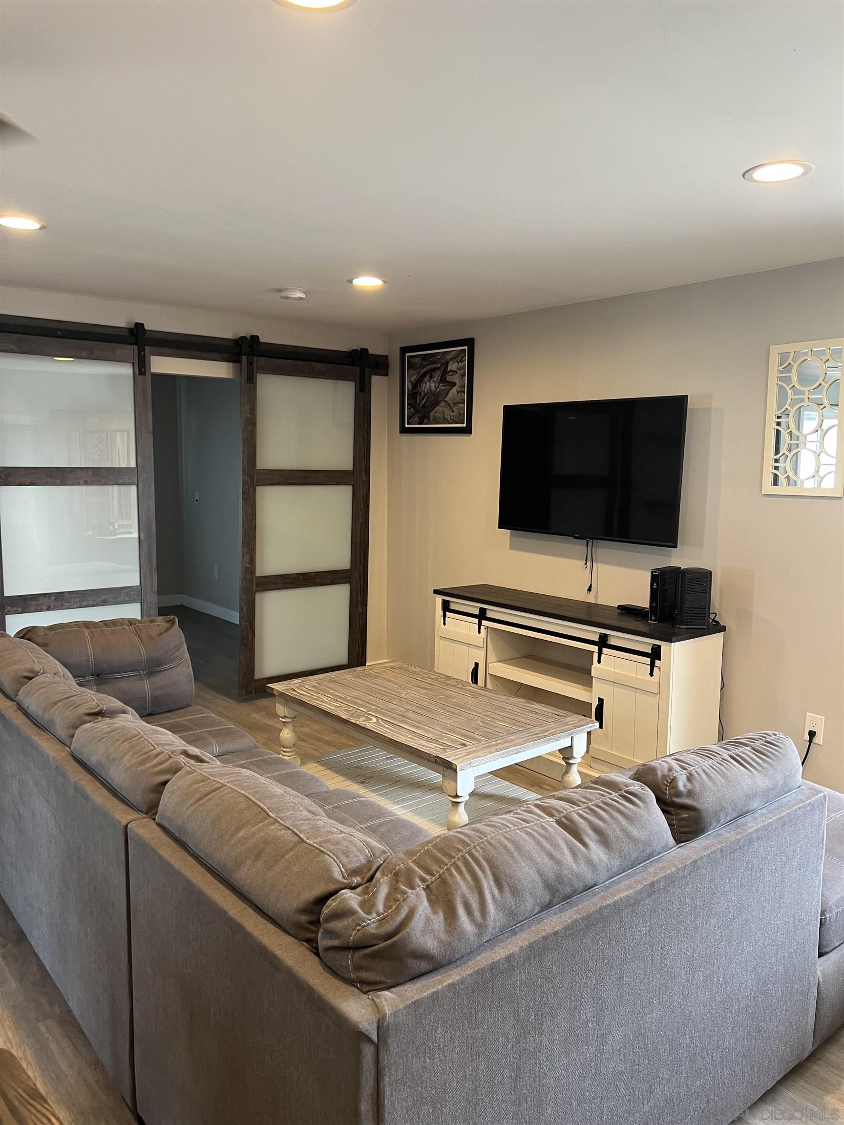 Detail Gallery Image 7 of 18 For 3822  Conrad Ave, San Diego,  CA 92117 - 4 Beds | 2 Baths