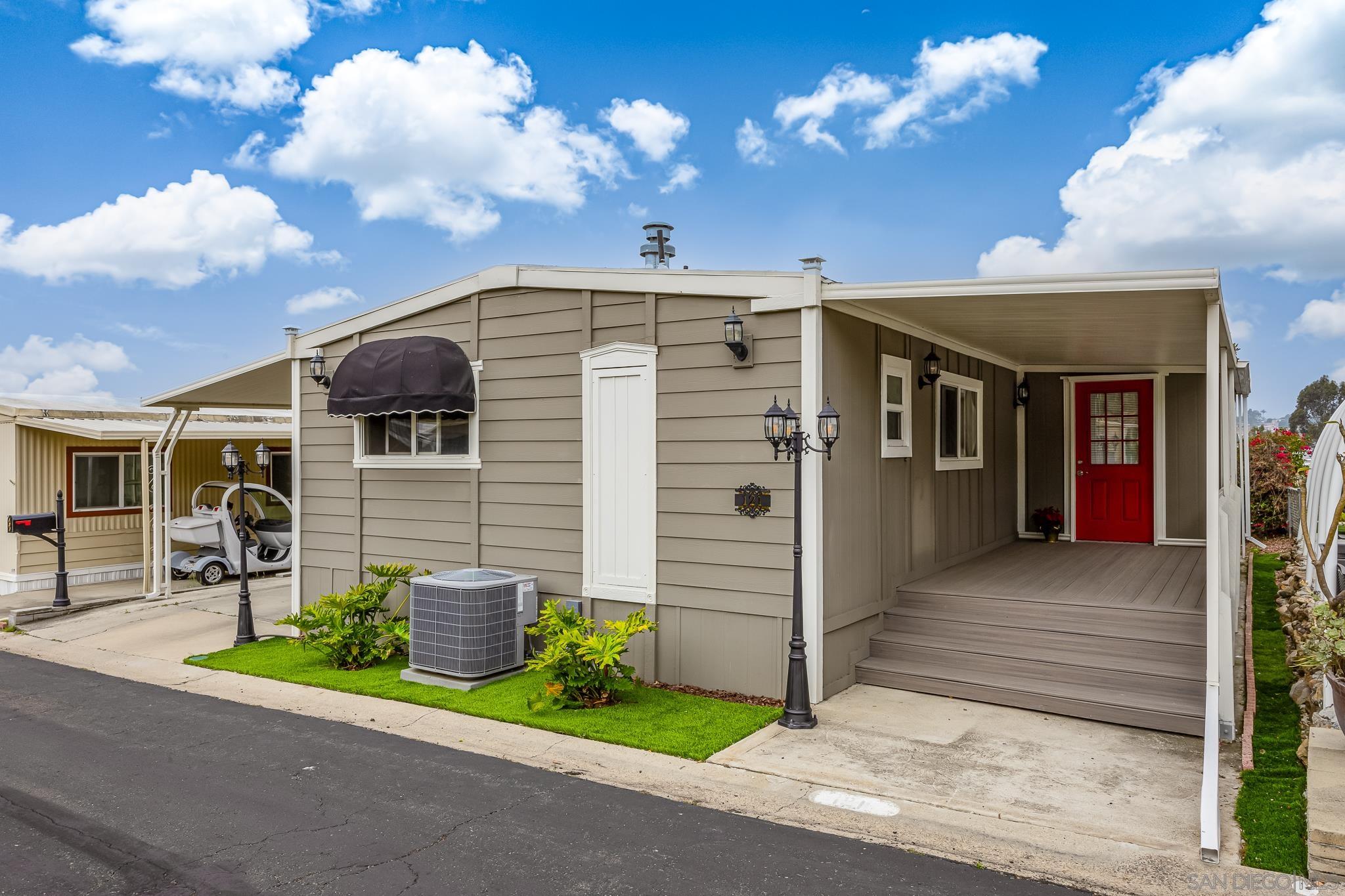 Detail Gallery Image 2 of 44 For 1815  Sweetwater Rd  #SPC 121,  Spring Valley,  CA 91977 - 2 Beds | 2 Baths