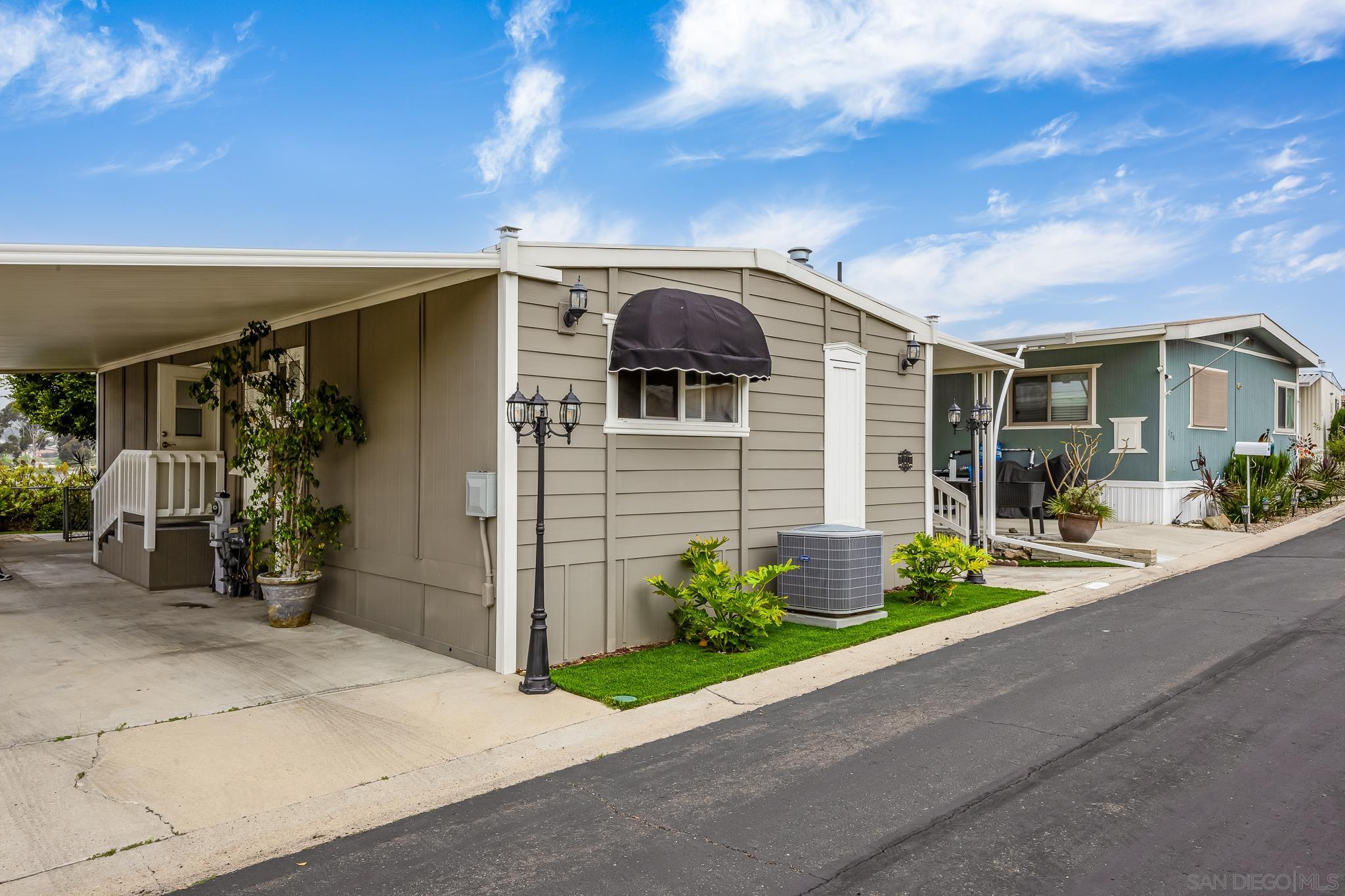 Detail Gallery Image 3 of 44 For 1815  Sweetwater Rd  #SPC 121,  Spring Valley,  CA 91977 - 2 Beds | 2 Baths