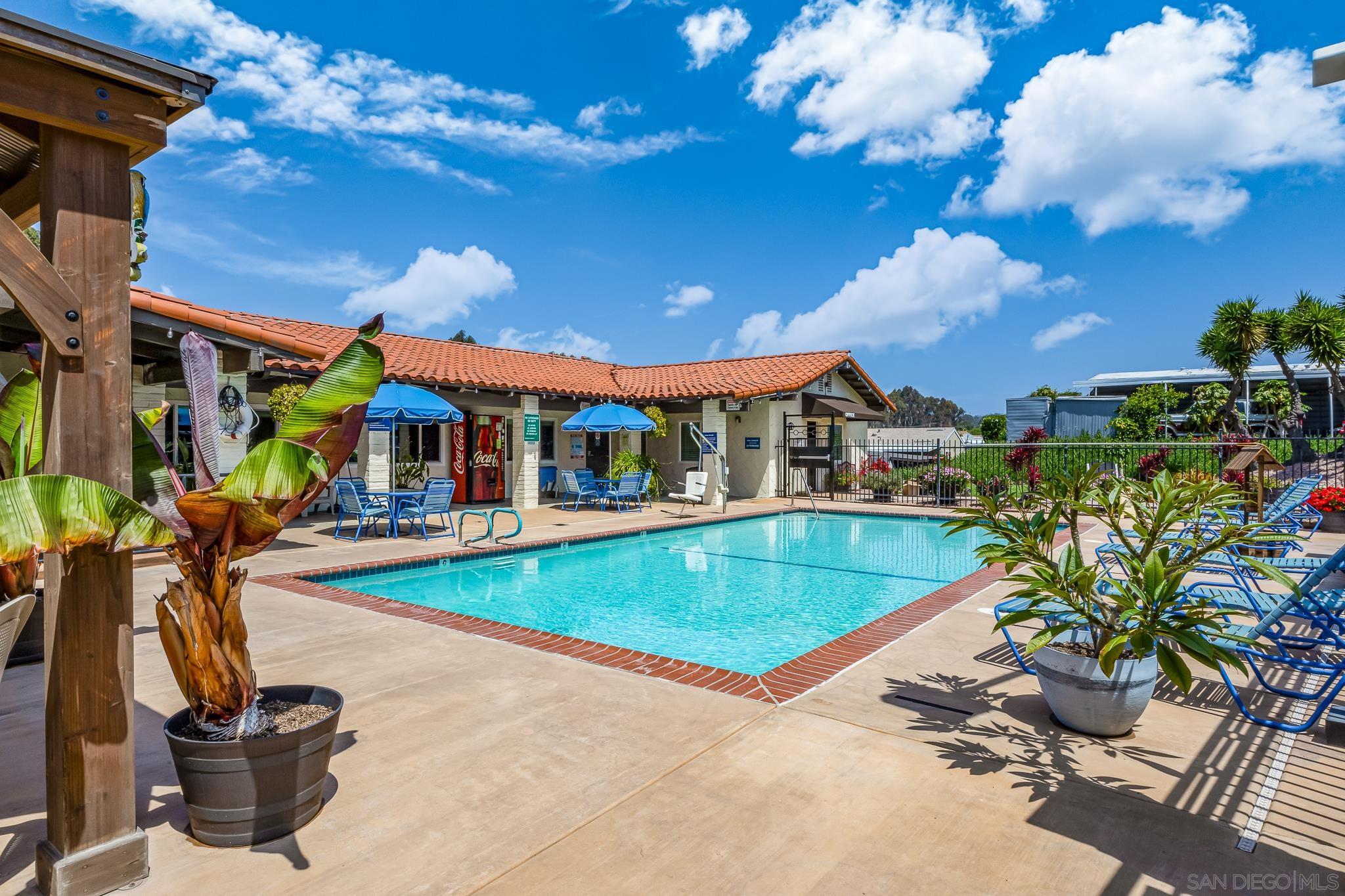 Detail Gallery Image 27 of 44 For 1815  Sweetwater Rd  #SPC 121,  Spring Valley,  CA 91977 - 2 Beds | 2 Baths